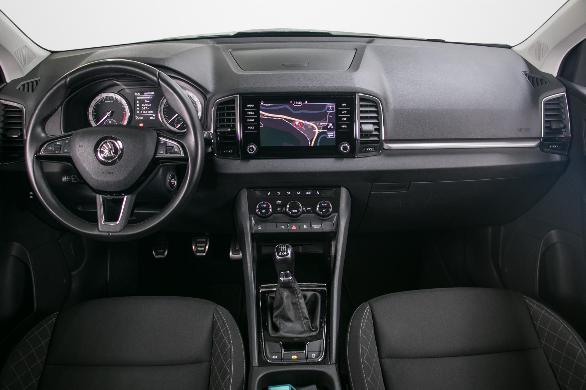 SKODA Karoq 2.0 TDI CR Ambition 4x4-image-3
