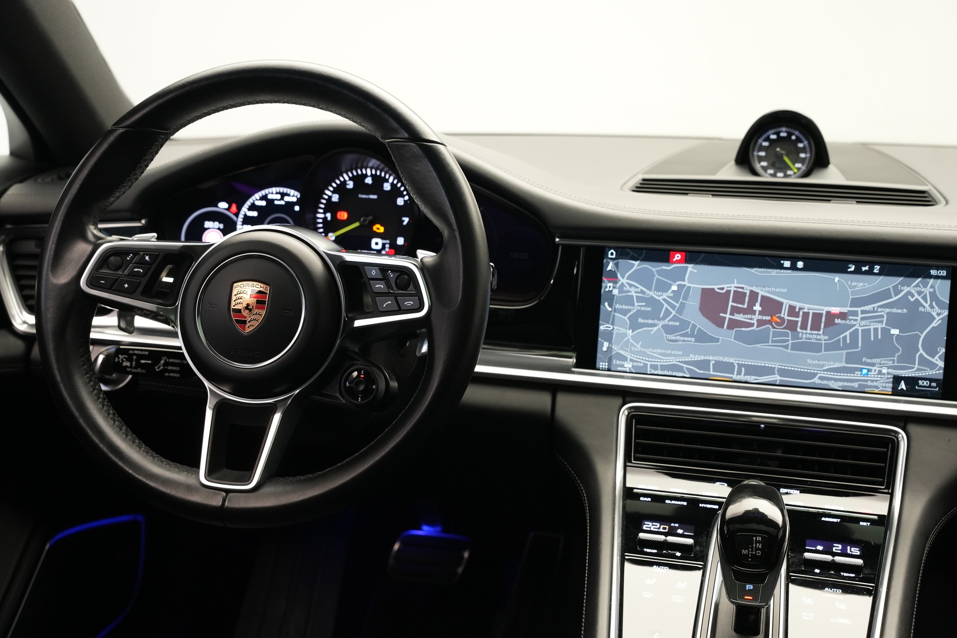 PORSCHE Panamera 4 E-Hybrid PDK *CH-Fahrzeug* *22 Zoll*-image-17