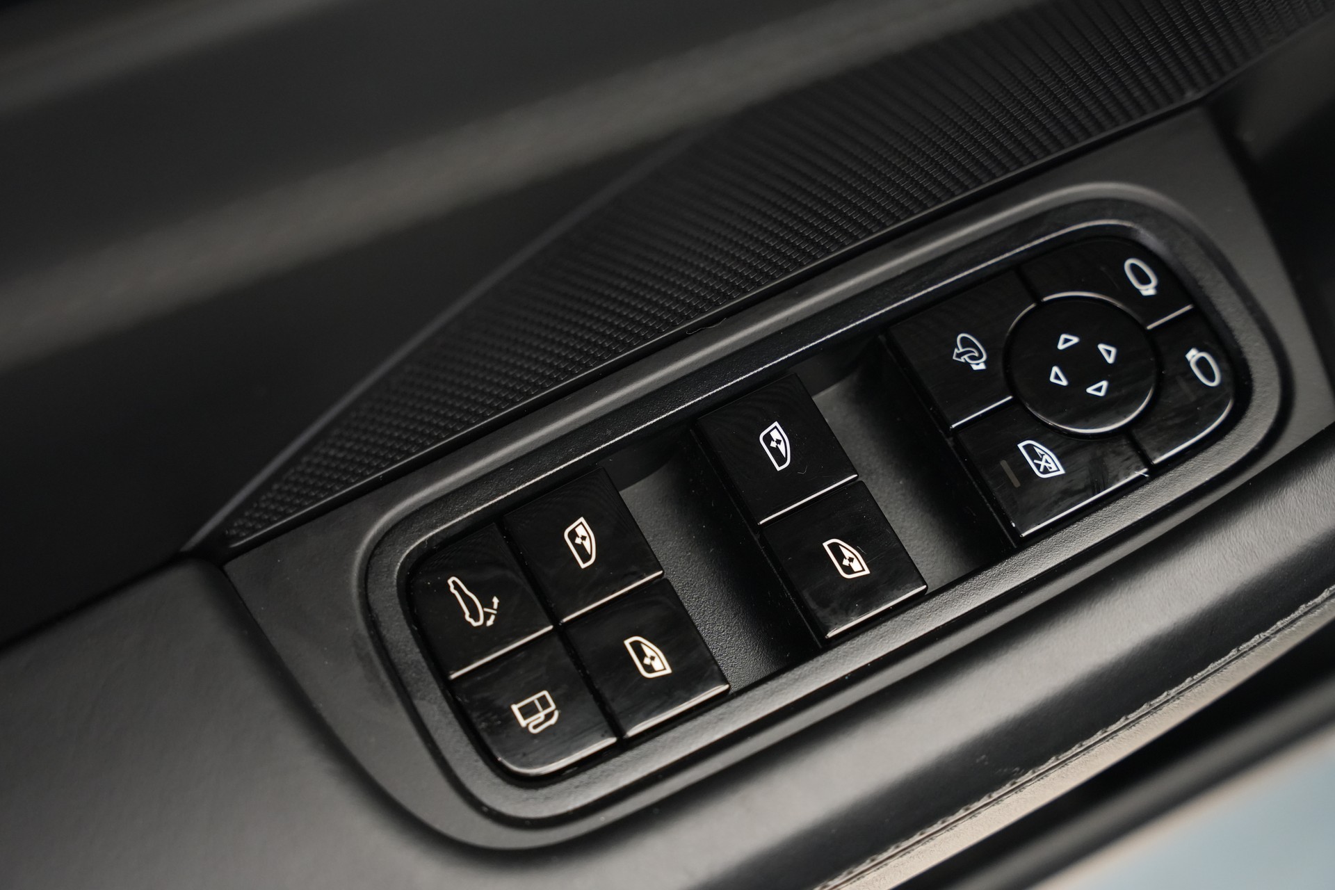 PORSCHE Panamera 4 E-Hybrid PDK *CH-Fahrzeug* *22 Zoll*-image-19