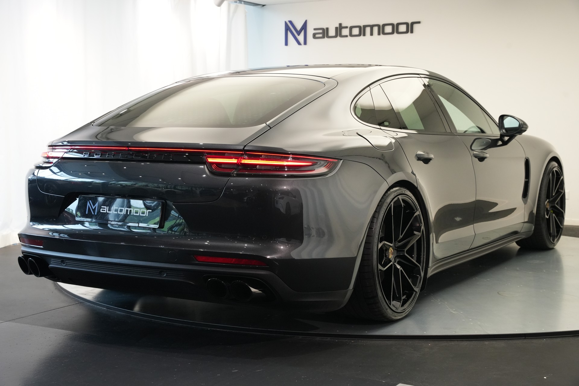 PORSCHE Panamera 4 E-Hybrid PDK *CH-Fahrzeug* *22 Zoll*-image-43