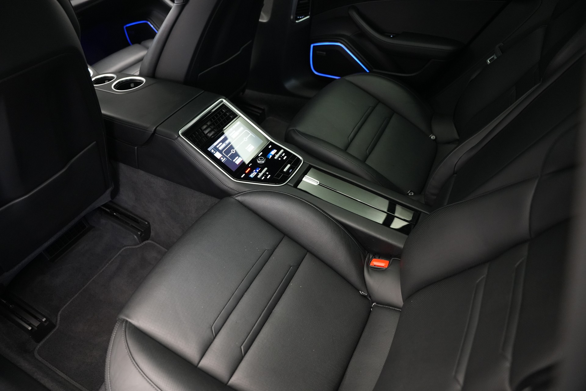 PORSCHE Panamera 4 E-Hybrid PDK *CH-Fahrzeug* *22 Zoll*-image-14