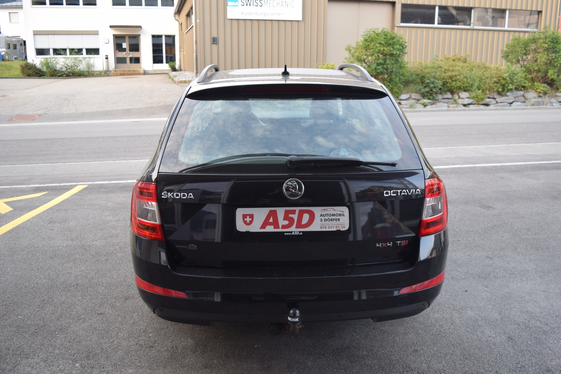 SKODA Octavia Combi 1.8 TSI Elegance 4x4 DSG-image-7
