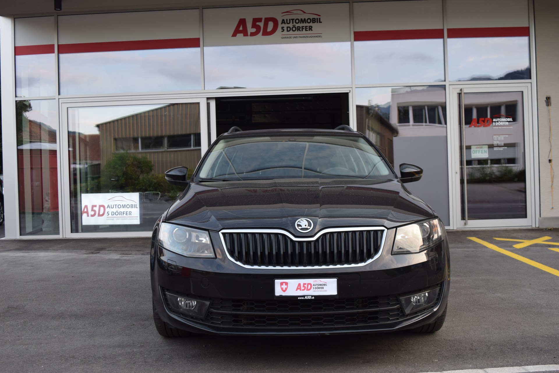 SKODA Octavia Combi 1.8 TSI Elegance 4x4 DSG-showroom-element-2