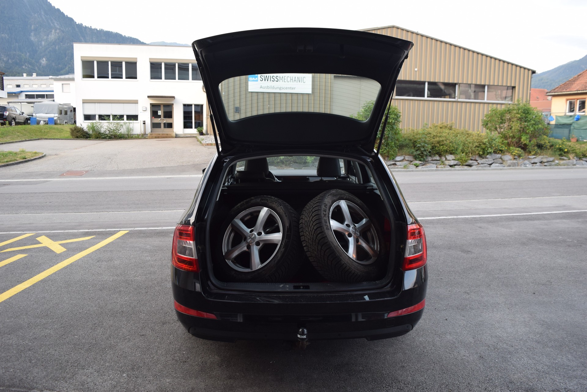 SKODA Octavia Combi 1.8 TSI Elegance 4x4 DSG-image-8