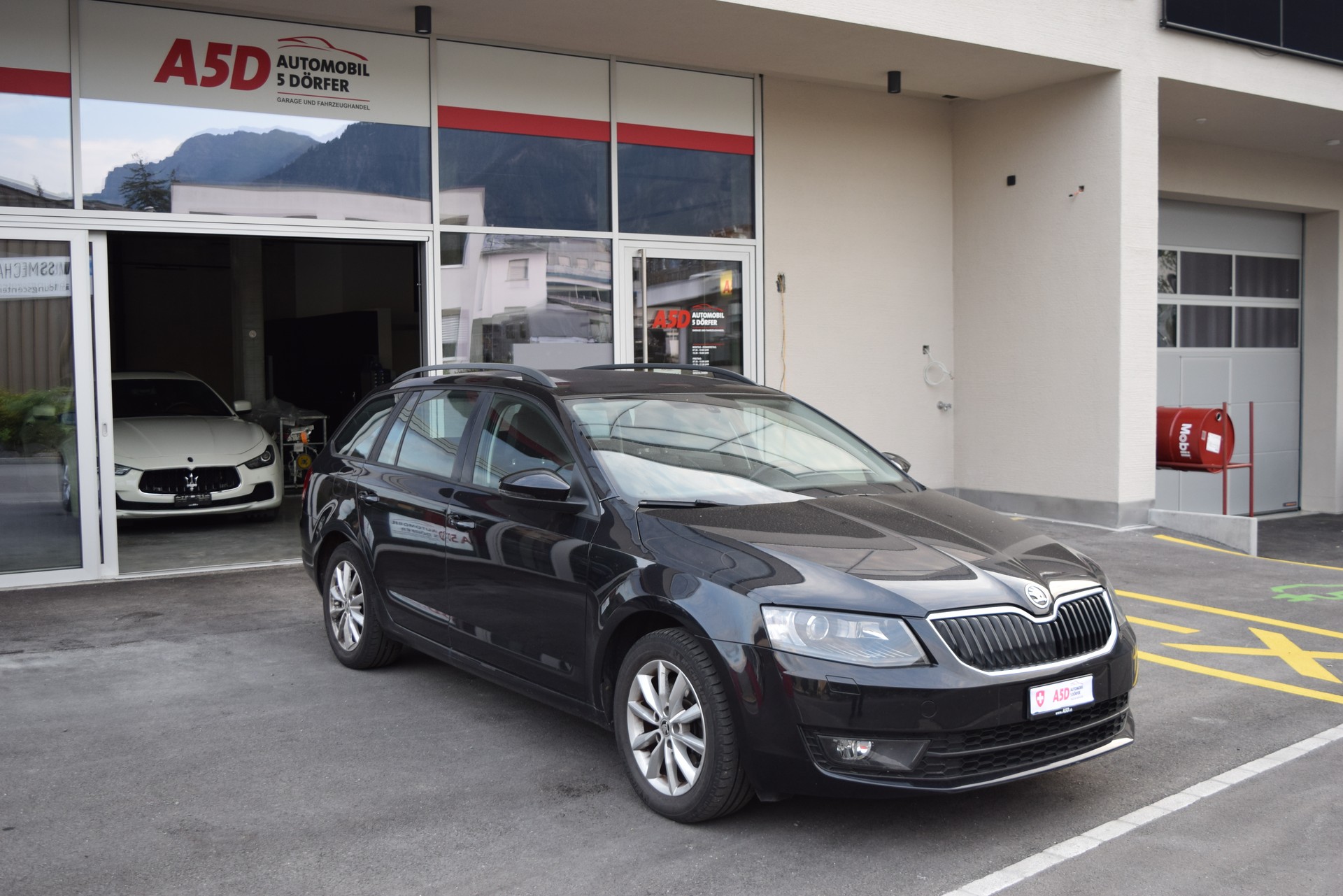 SKODA Octavia Combi 1.8 TSI Elegance 4x4 DSG-image-4