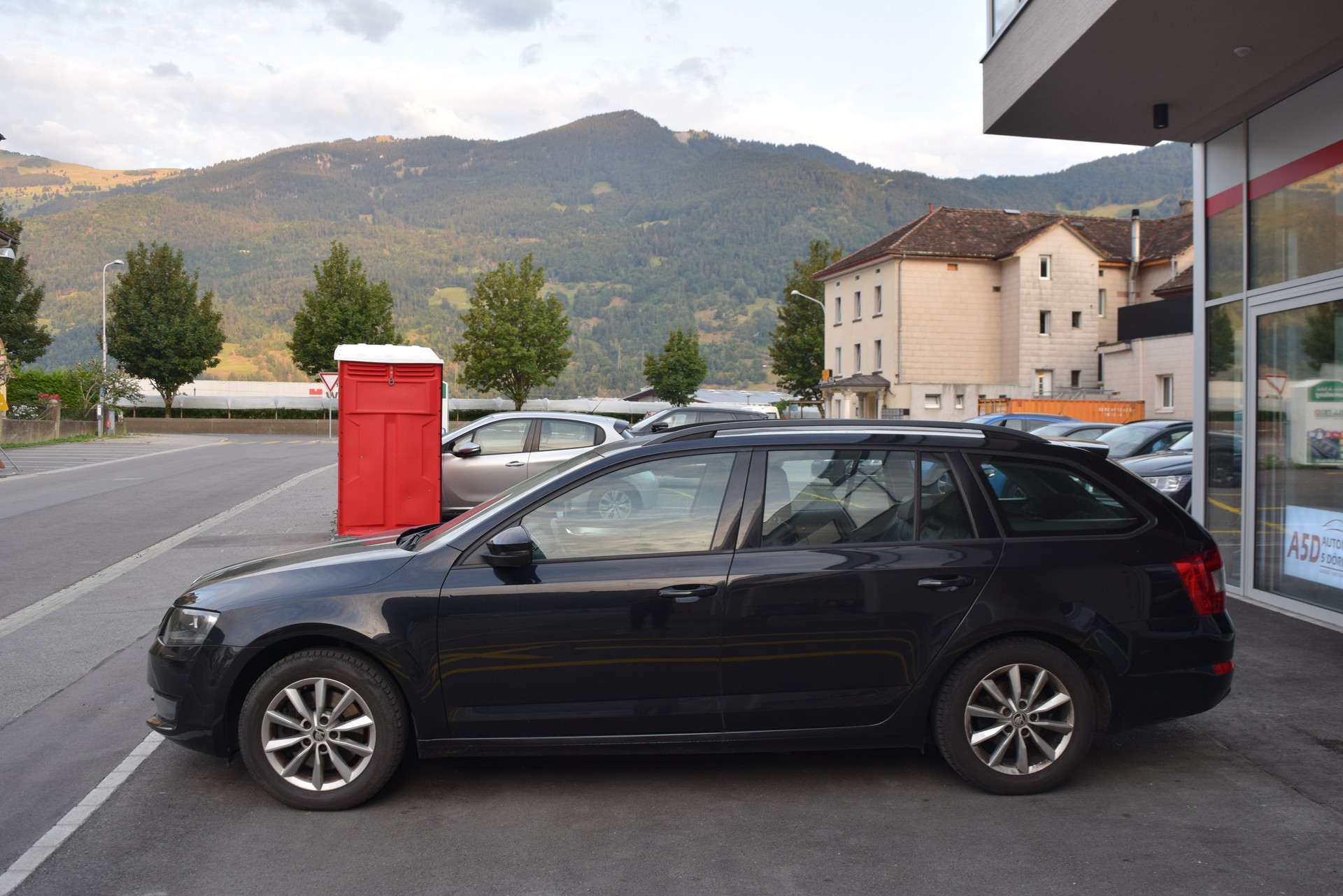 SKODA Octavia Combi 1.8 TSI Elegance 4x4 DSG-image-5