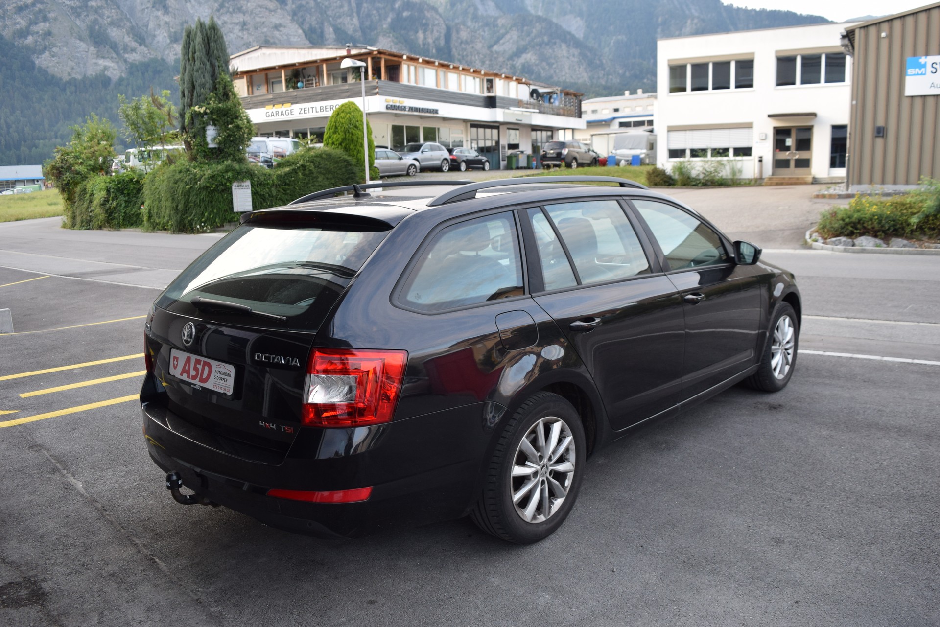 SKODA Octavia Combi 1.8 TSI Elegance 4x4 DSG-image-9