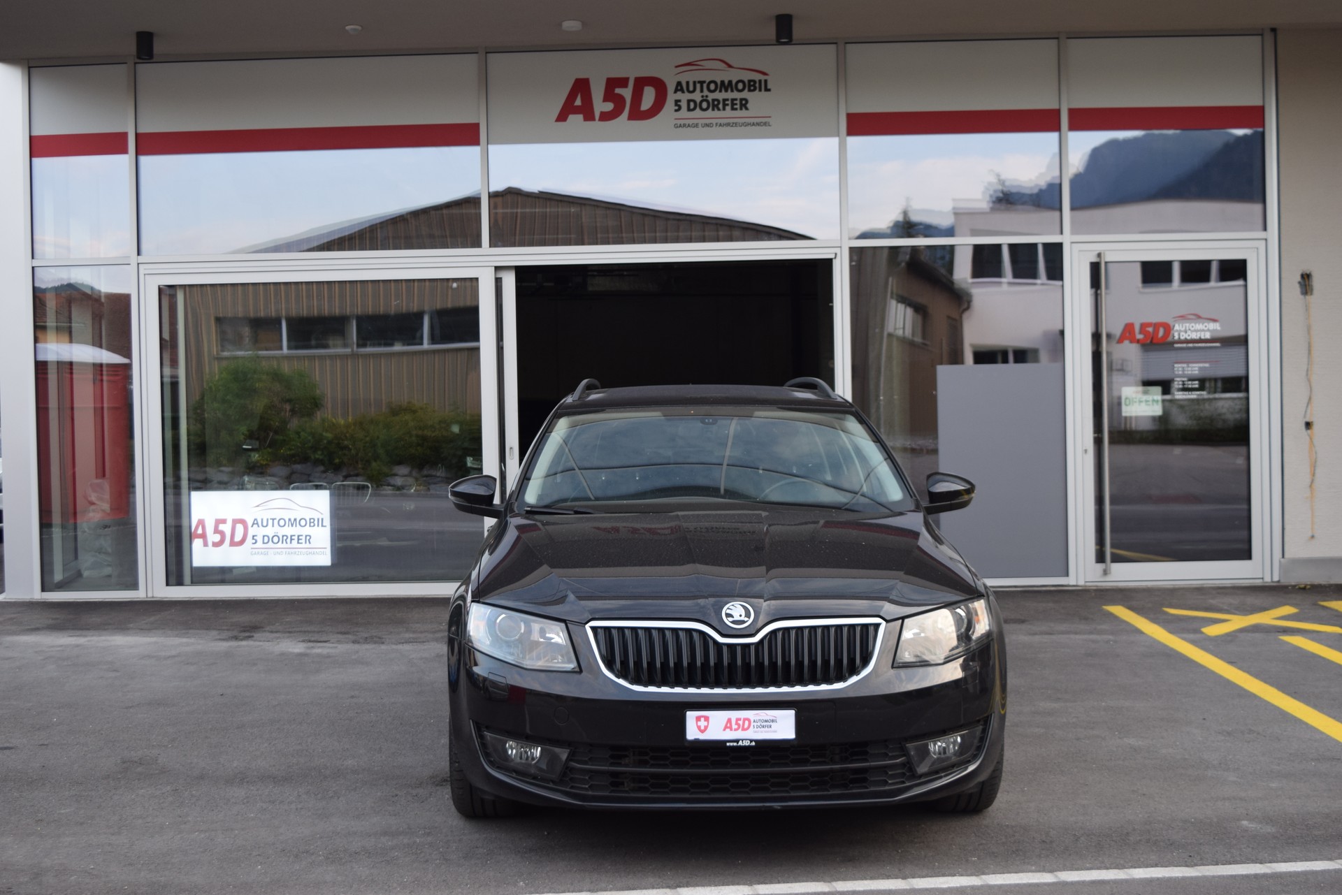SKODA Octavia Combi 1.8 TSI Elegance 4x4 DSG-showroom-element-1