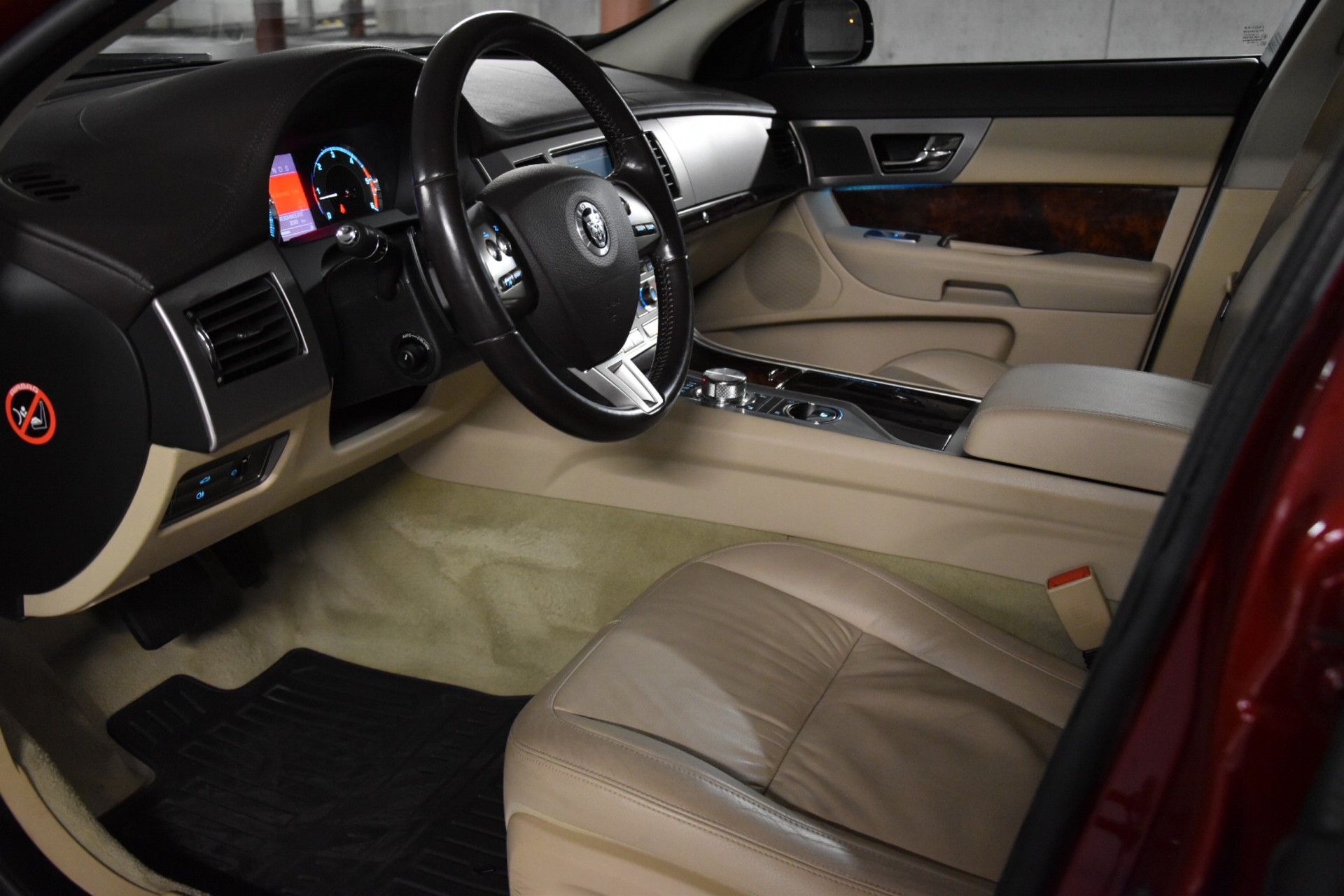 JAGUAR XF 3.0d V6 Prem. Luxury-image-22
