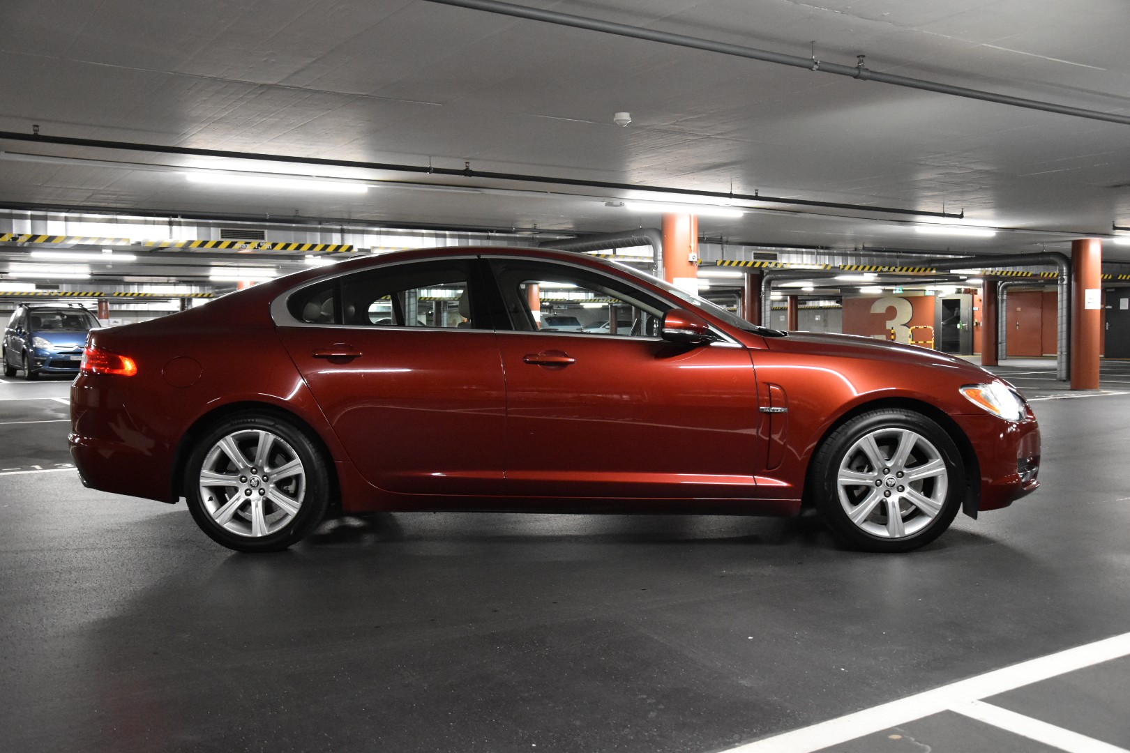 JAGUAR XF 3.0d V6 Prem. Luxury-image-9