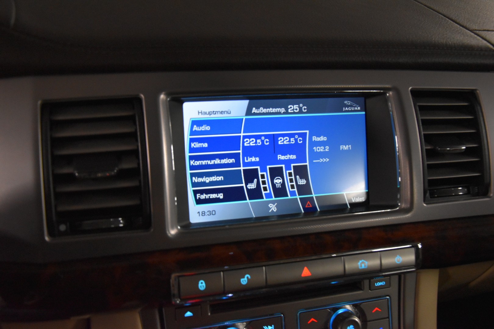 JAGUAR XF 3.0d V6 Prem. Luxury-image-17
