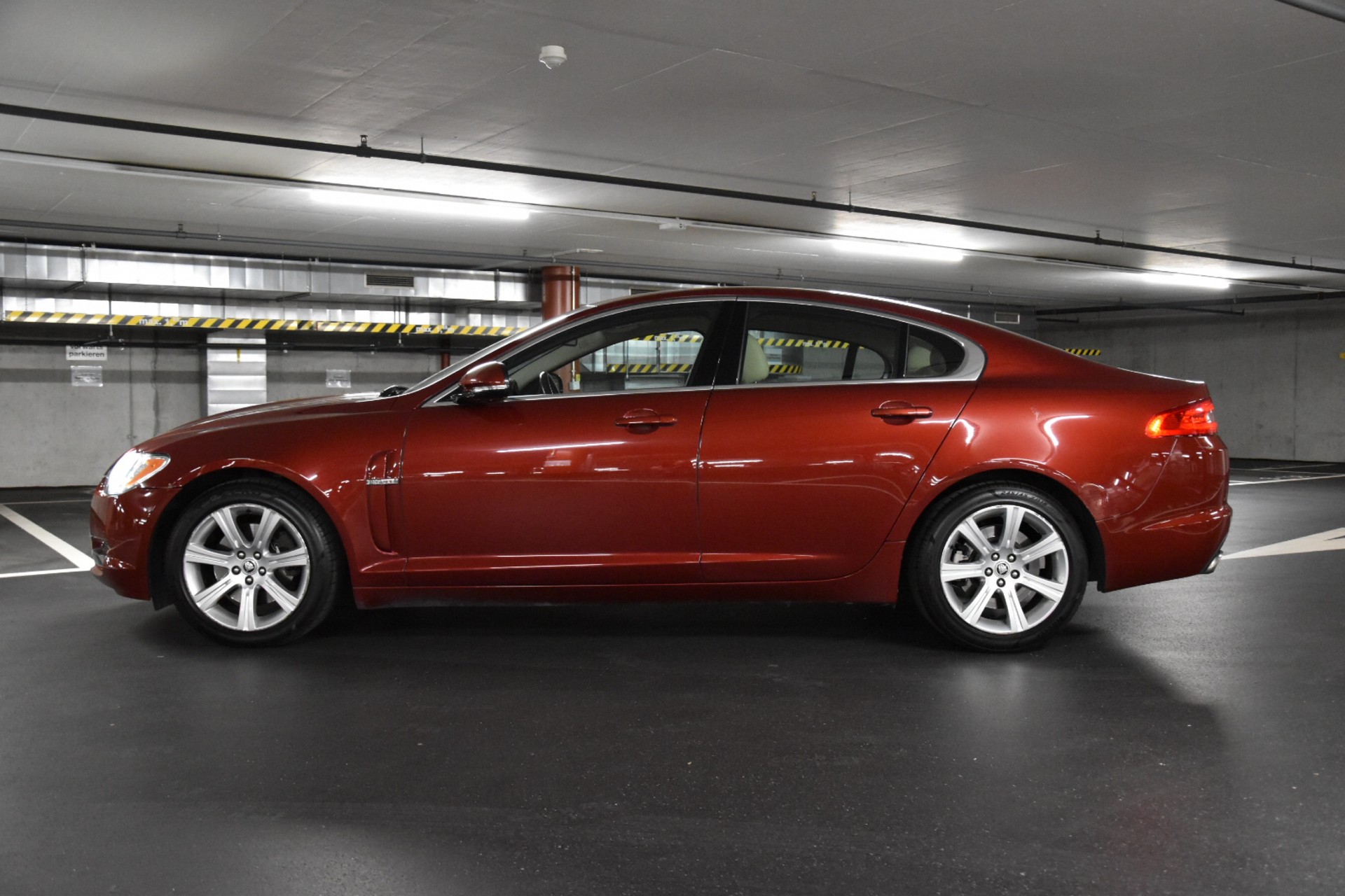 JAGUAR XF 3.0d V6 Prem. Luxury-image-4