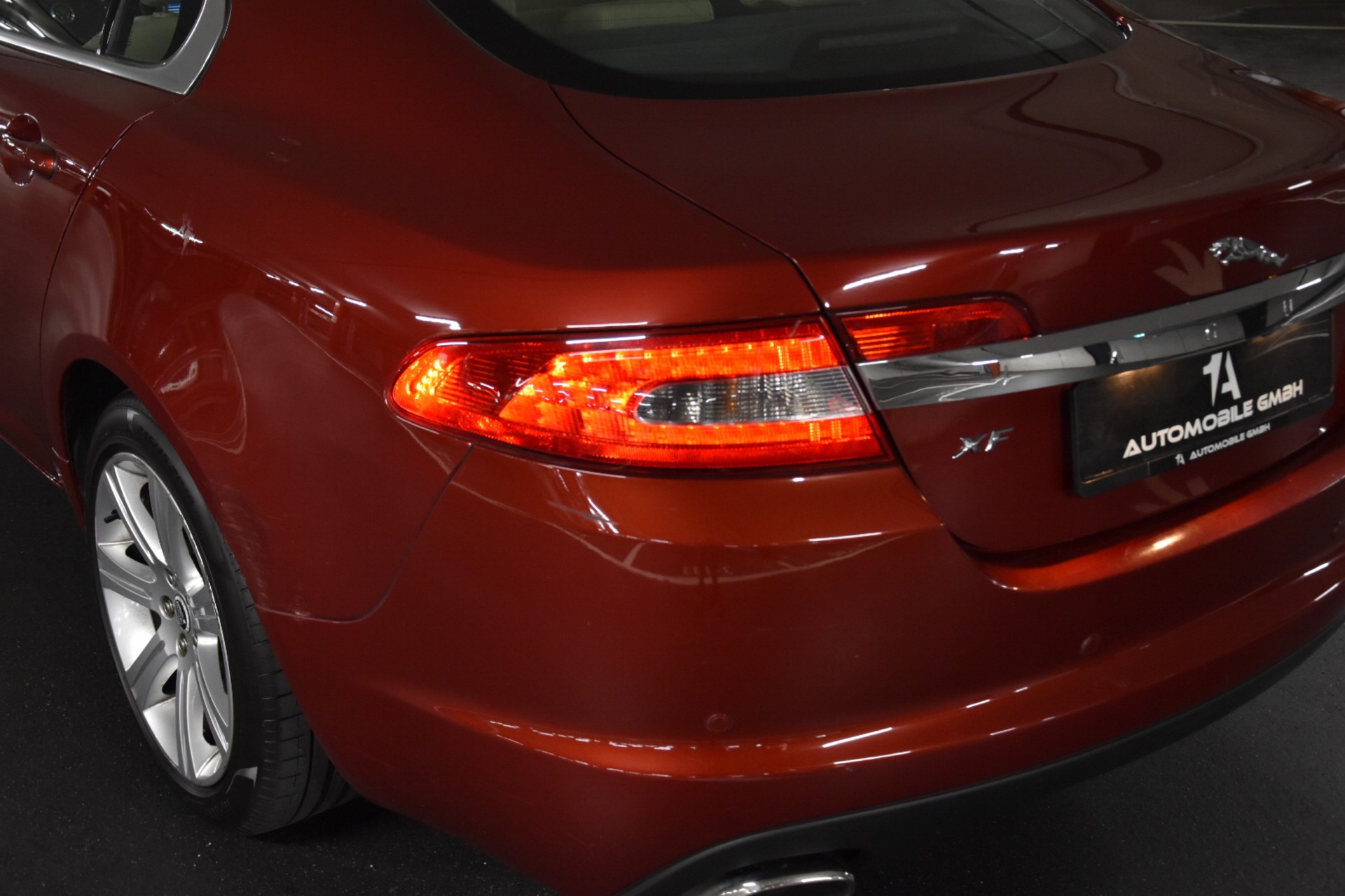 JAGUAR XF 3.0d V6 Prem. Luxury-image-6