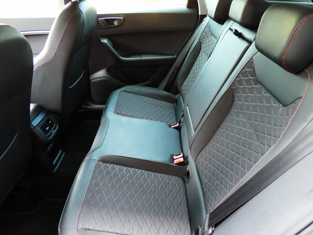 SEAT Ateca 1.5 TSI FR DSG-image-10