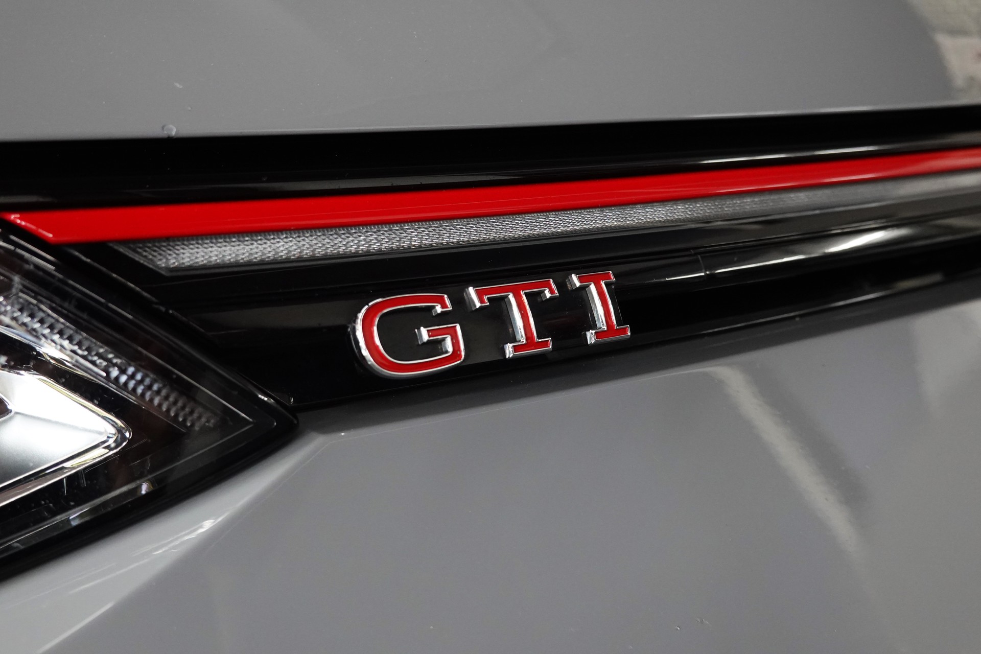 VW GOLF 2.0 TSI GTI CLUBSPORT DSG GREY ON TOP-image-19