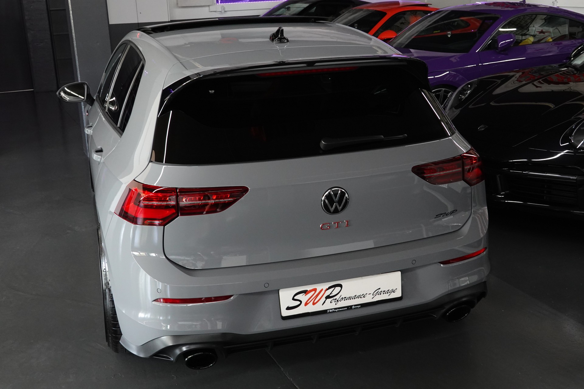 VW GOLF 2.0 TSI GTI CLUBSPORT DSG GREY ON TOP-image-10