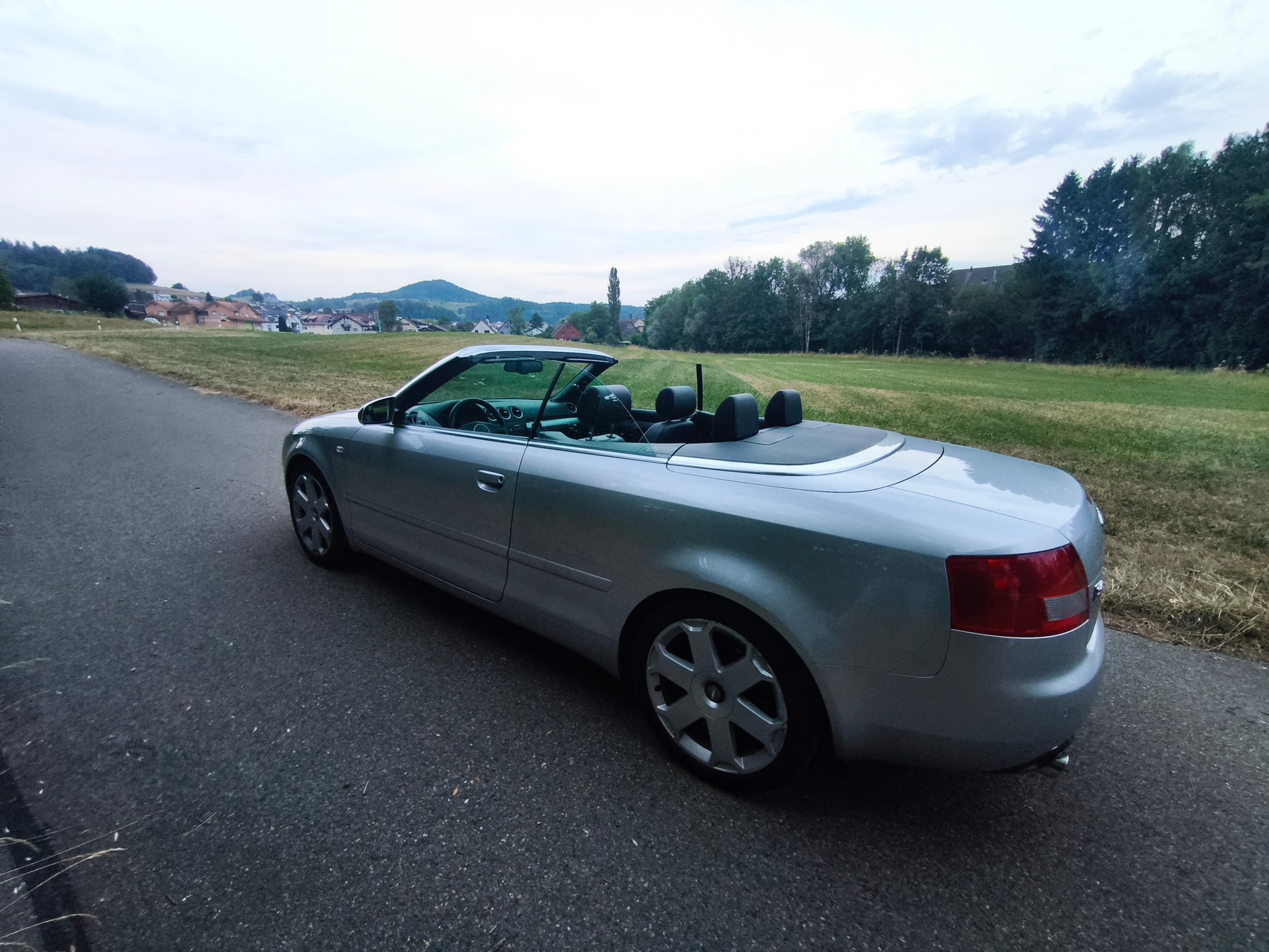 AUDI 4.2 V8 quattro-image-2