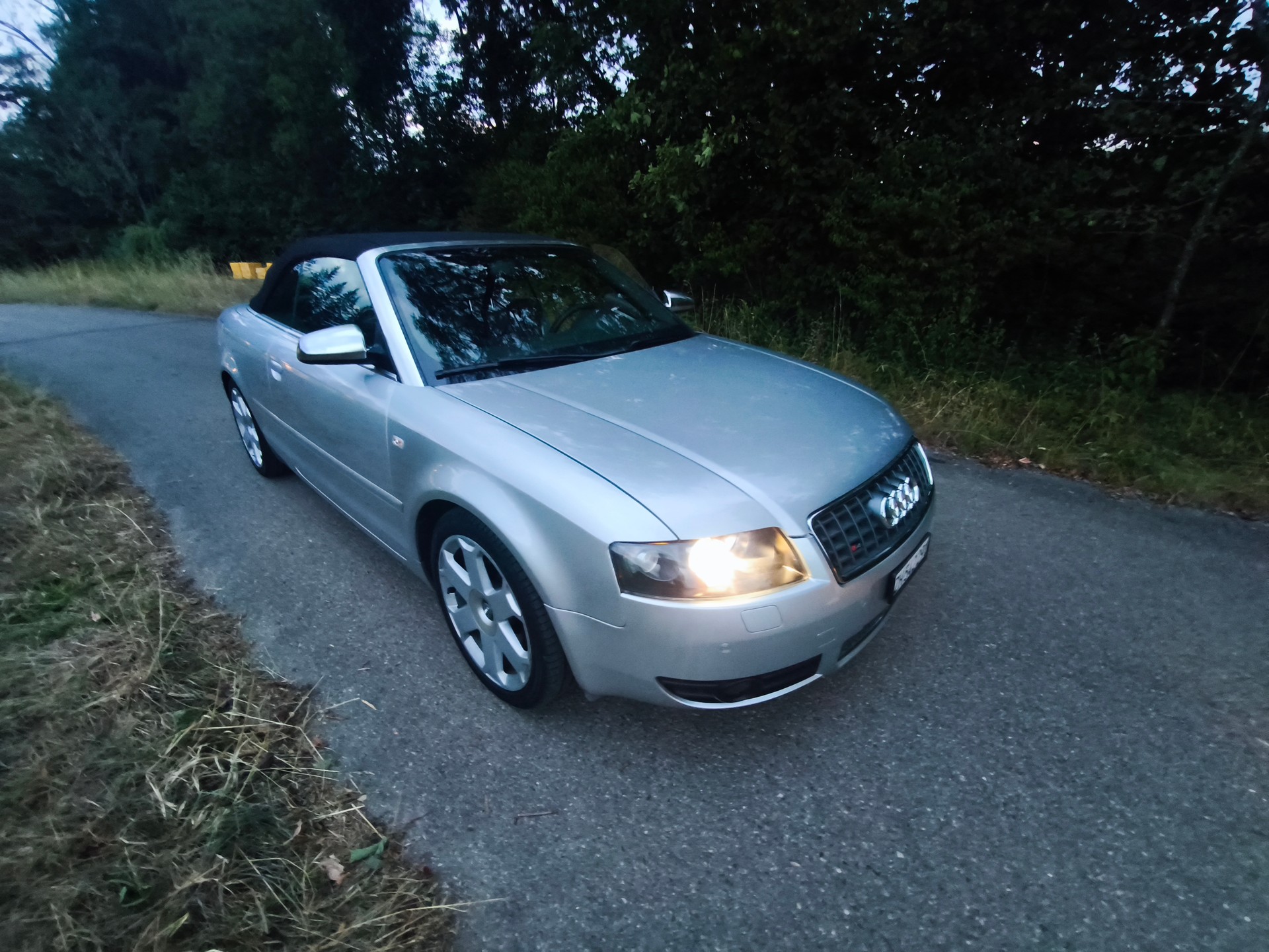 AUDI 4.2 V8 quattro-image-8