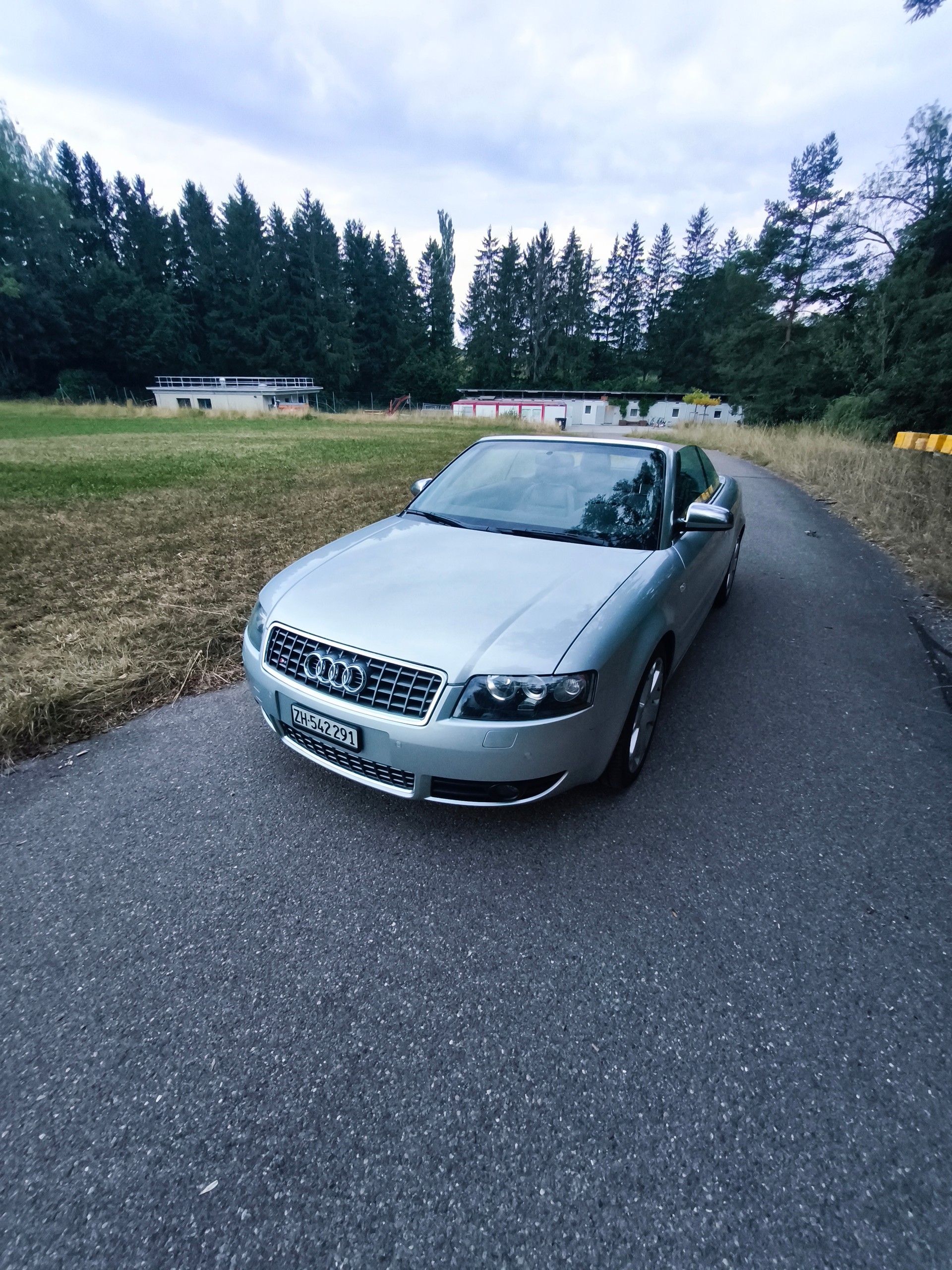 AUDI 4.2 V8 quattro-image-0