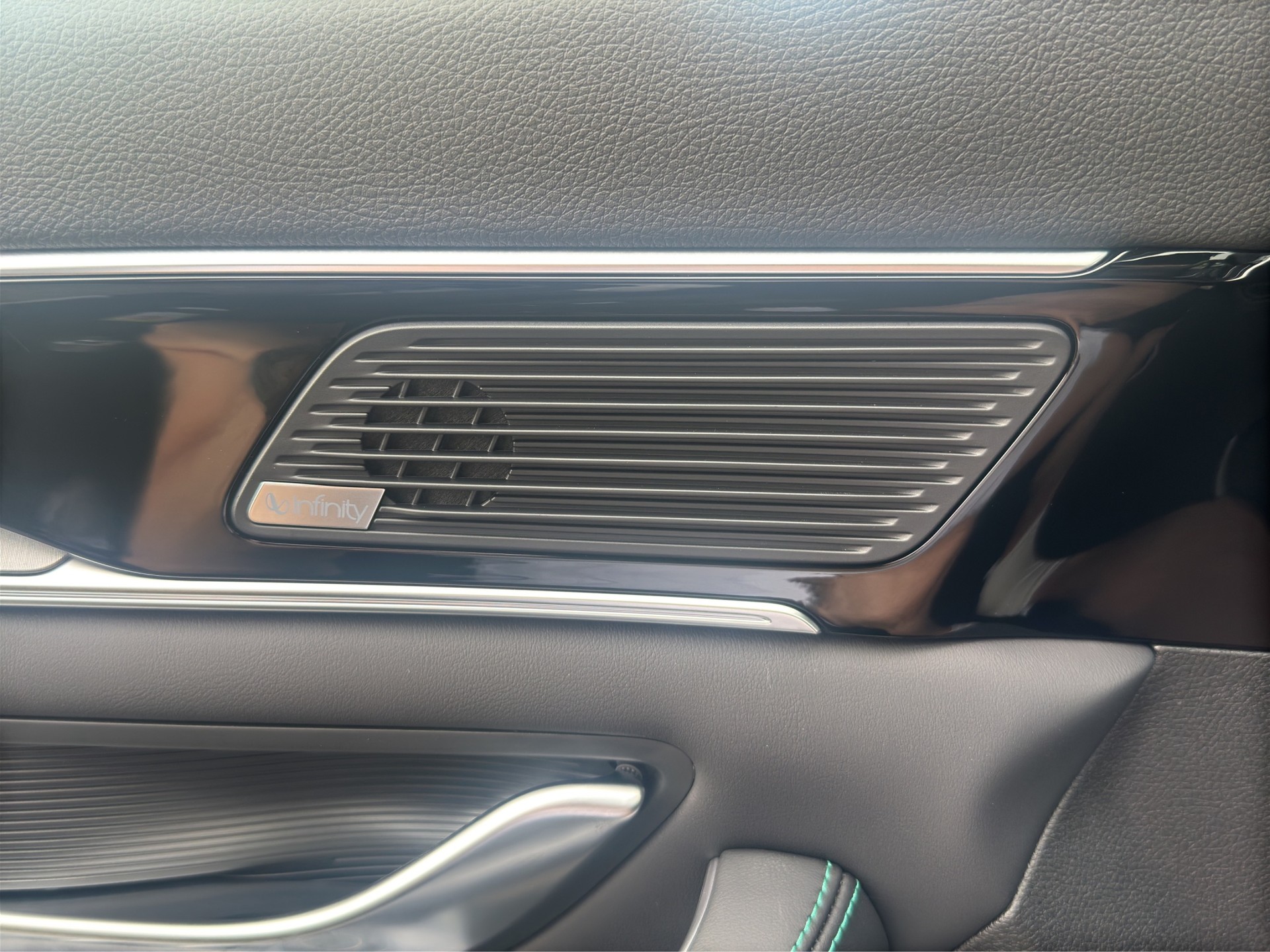 BYD Seal U DM-i Design AWD 4x4-image-26