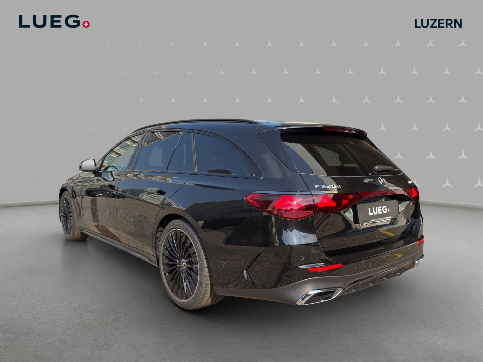 MERCEDES-BENZ E 220 d T 4Matic 9G-Tronic-image-2