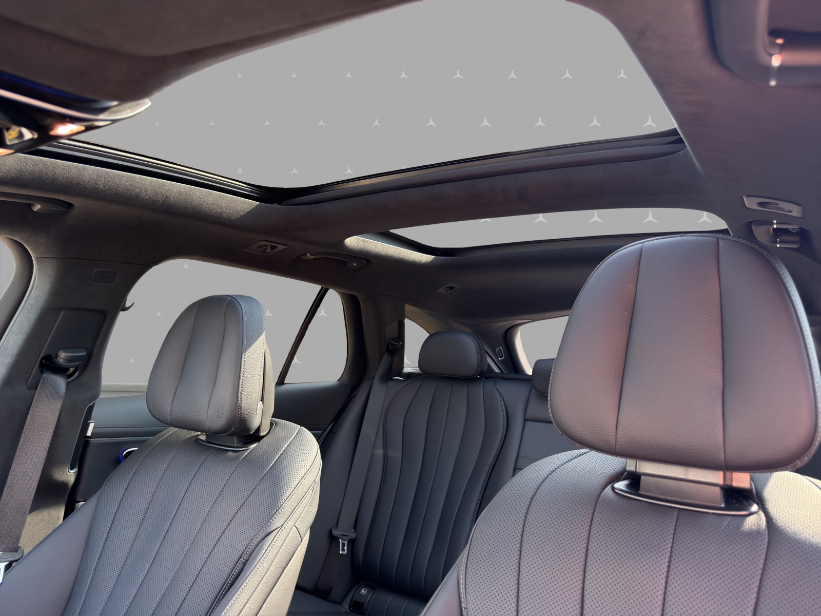 MERCEDES-BENZ E 220 d T 4Matic 9G-Tronic-image-8