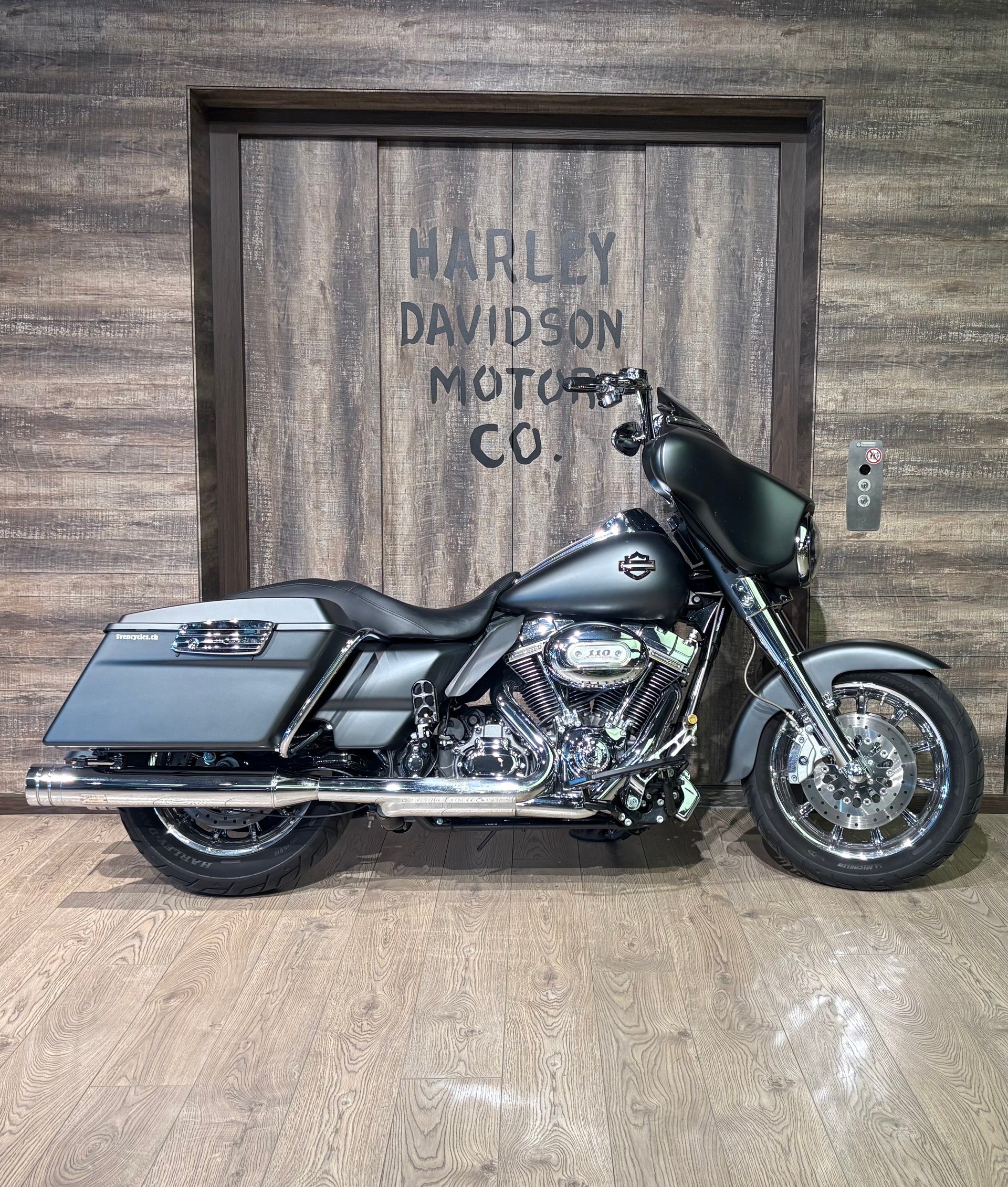 HARLEY-DAVIDSON FLHTCUSE4 Electra Glide Ultra Classic CVO ABS