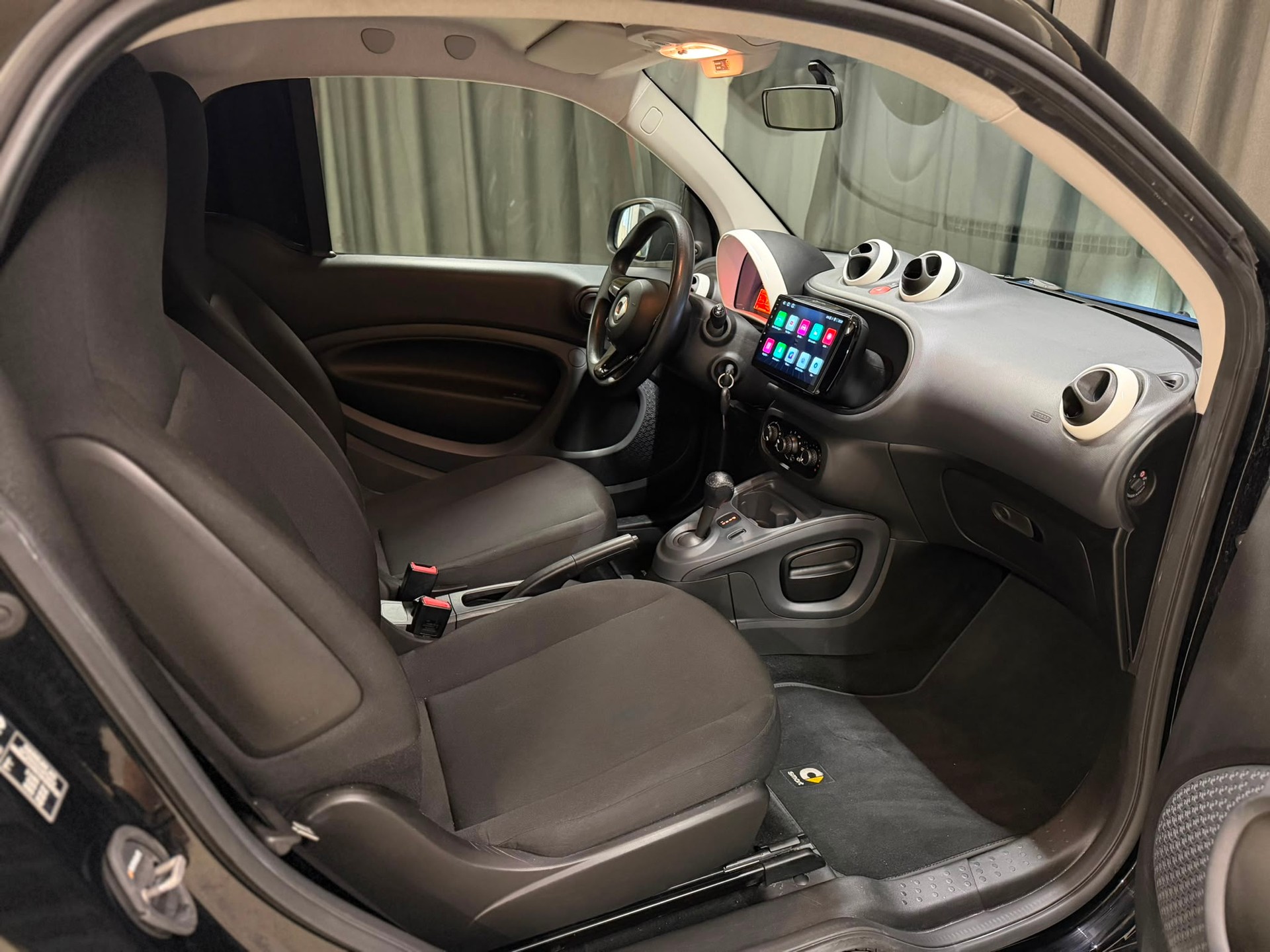 SMART fortwo Urbanshadow Ed.-image-10