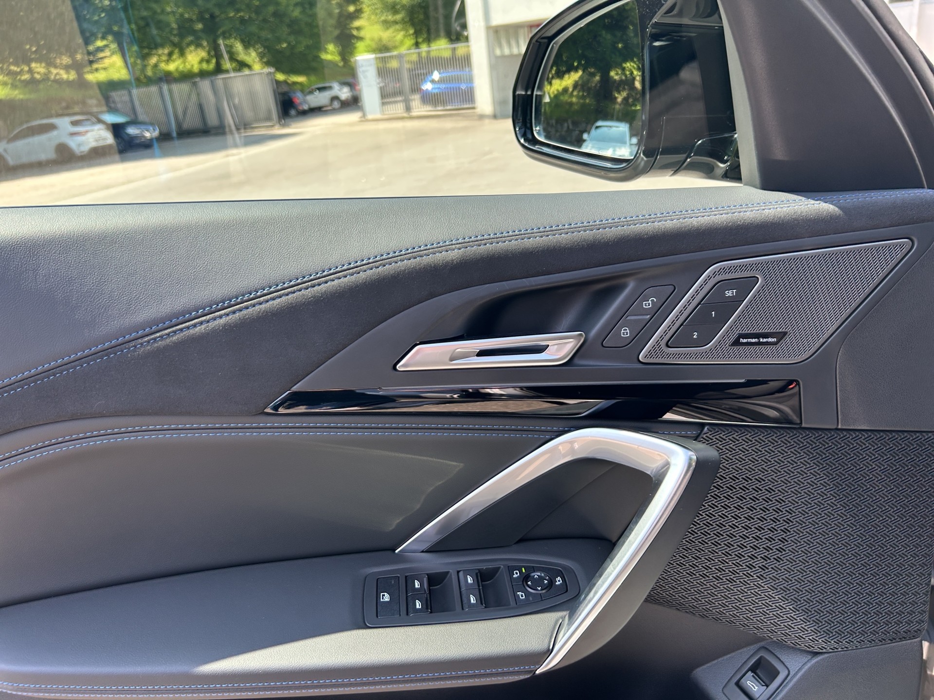 BMW X1 xDrive M35i-image-10