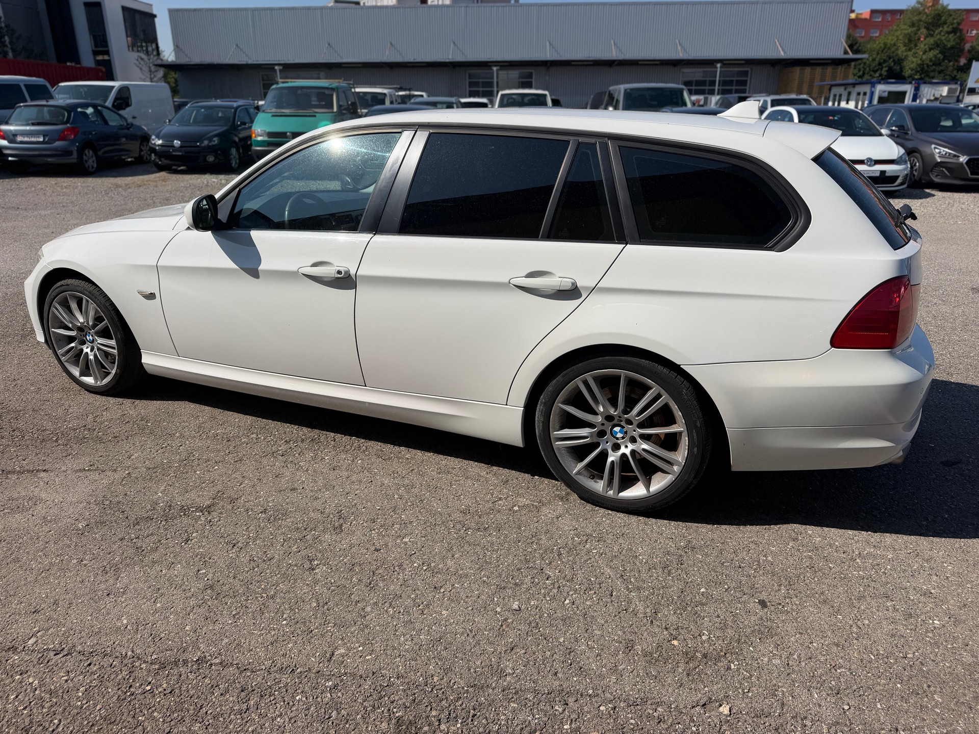 BMW 320d xDrive Touring Steptronic-image-7