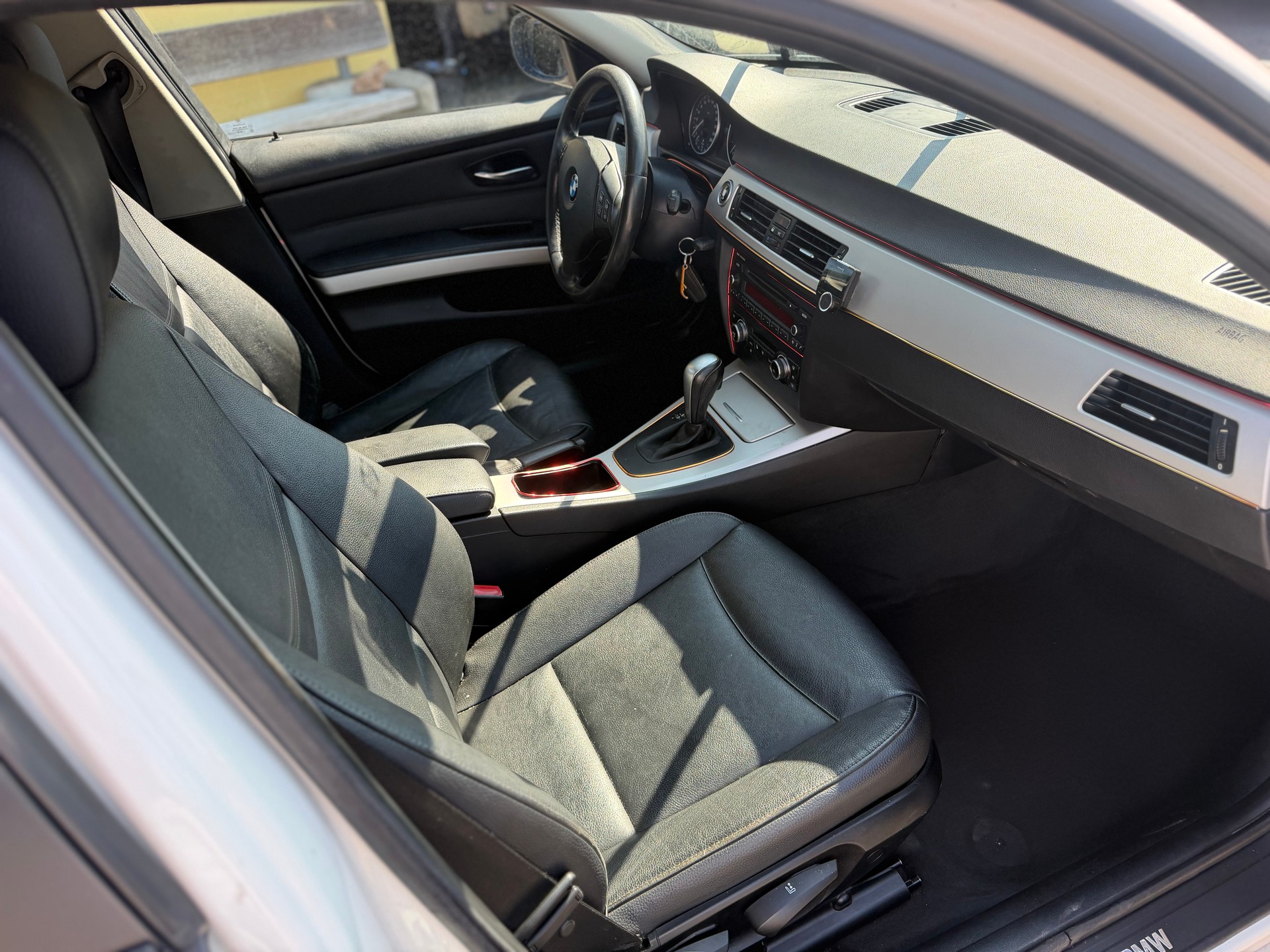 BMW 320d xDrive Touring Steptronic-image-11