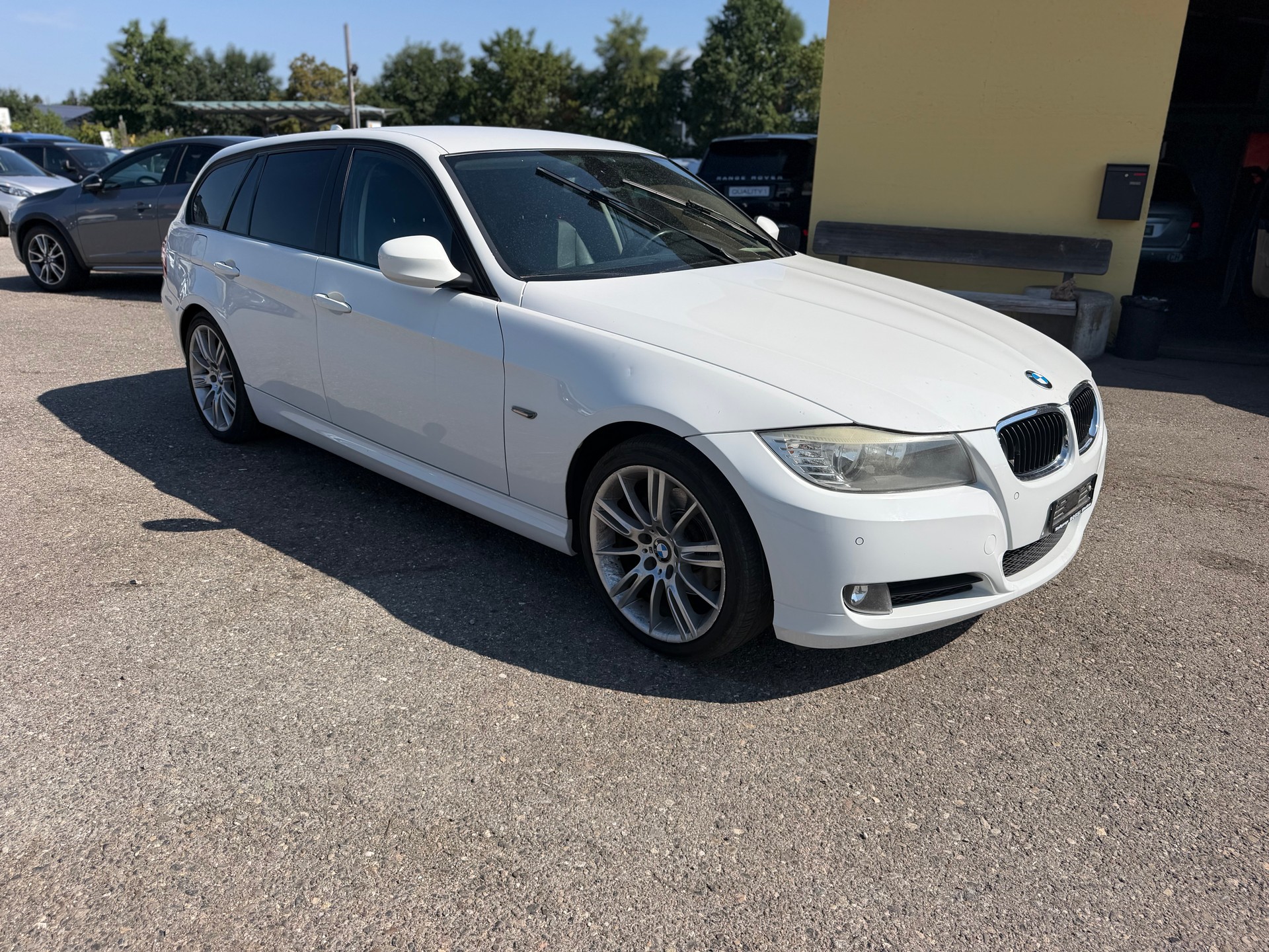 BMW 320d xDrive Touring Steptronic-image-2