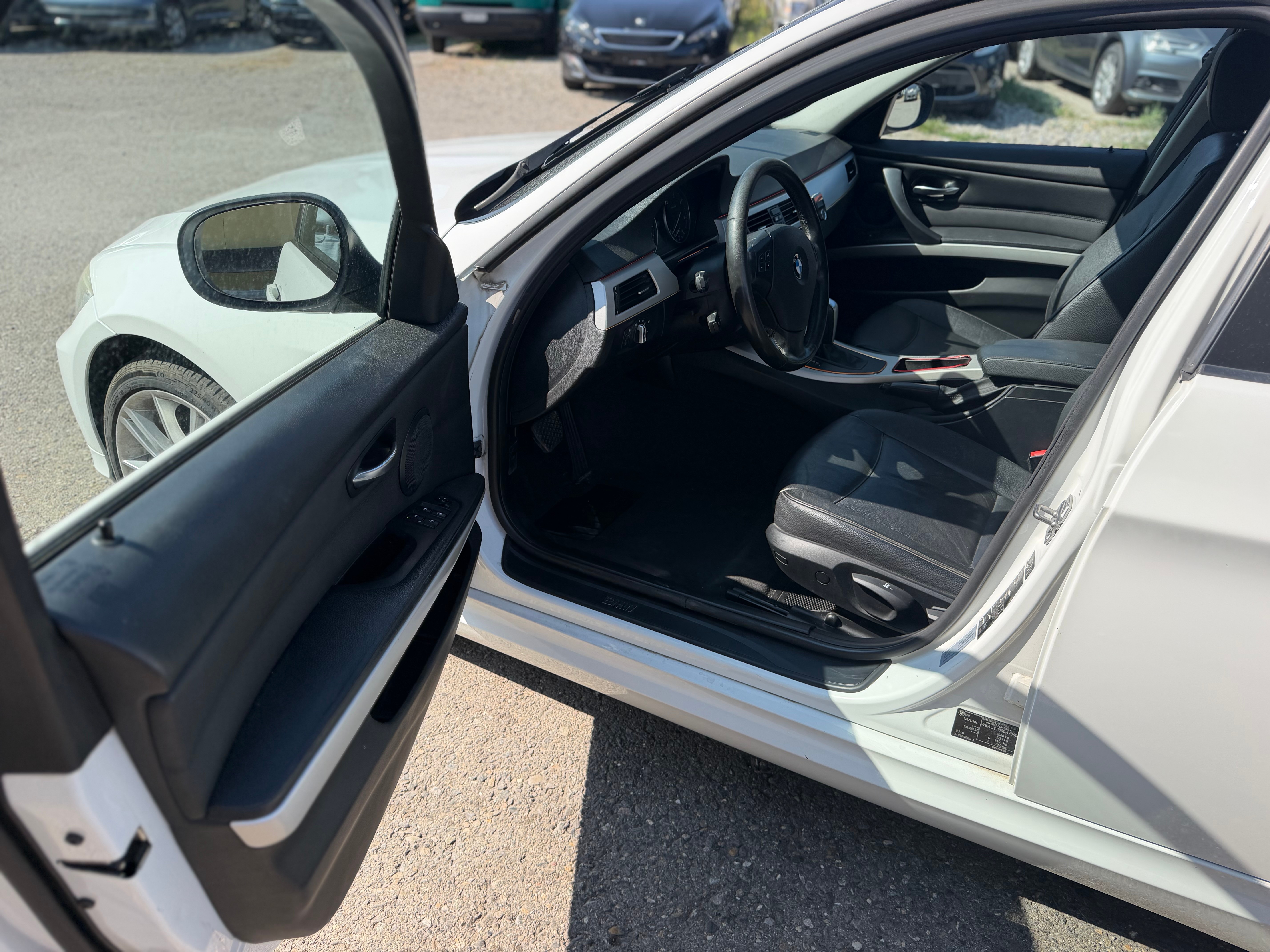 BMW 320d xDrive Touring Steptronic — slika 14