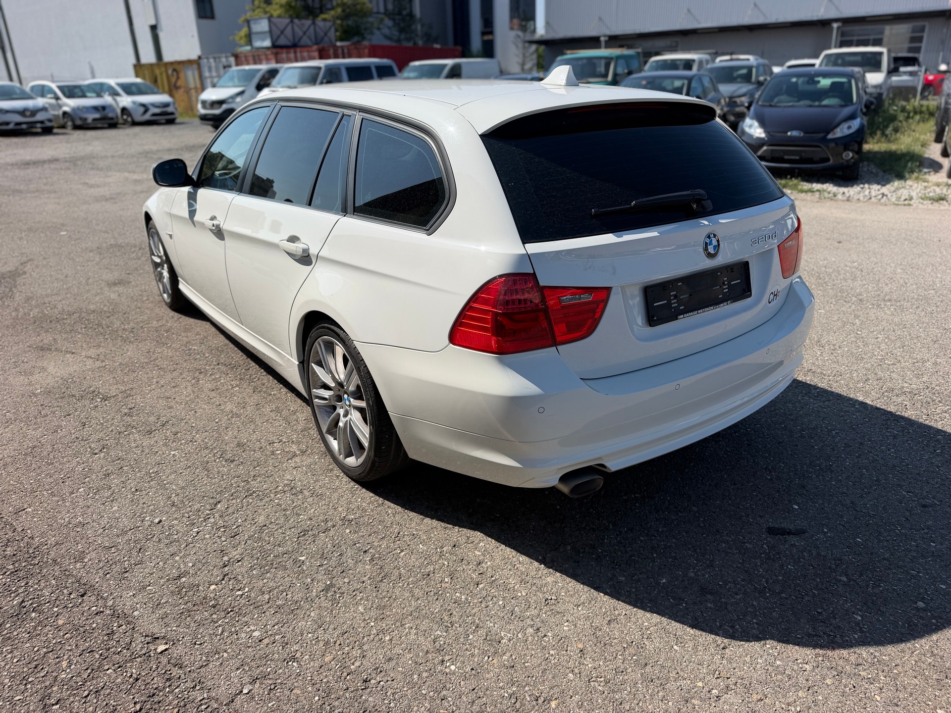 BMW 320d xDrive Touring Steptronic-image-6