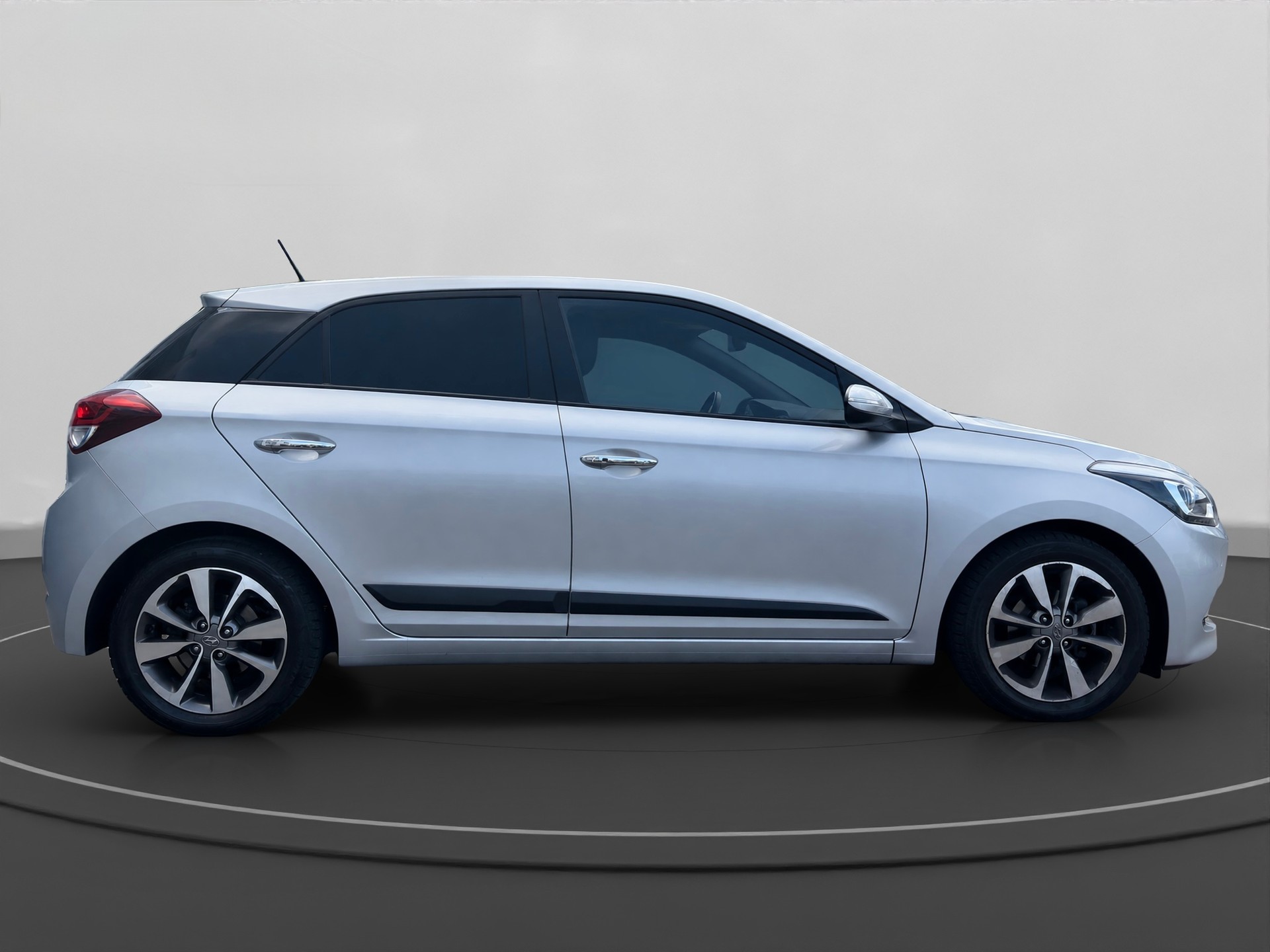 HYUNDAI i20 1.4 Vertex Automatic-image-5