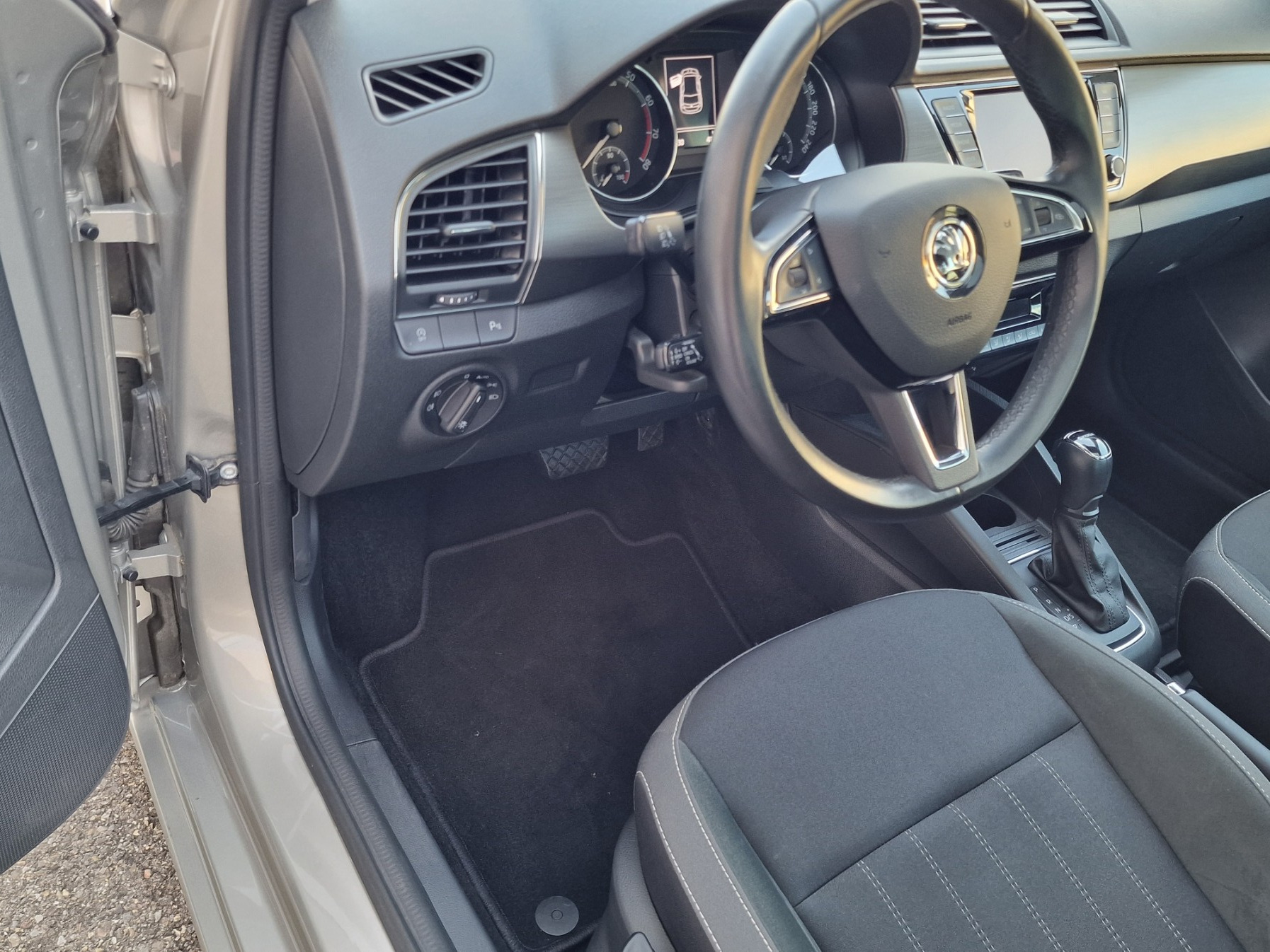 SKODA Fabia 1.0 TSI Style DSG-image-8