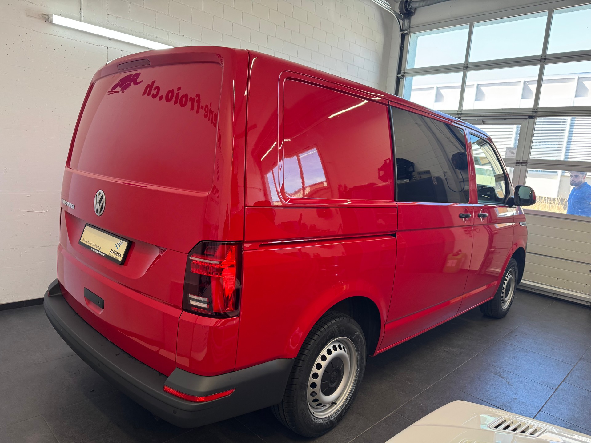 VW T6.1 2.0 TDI-image-1