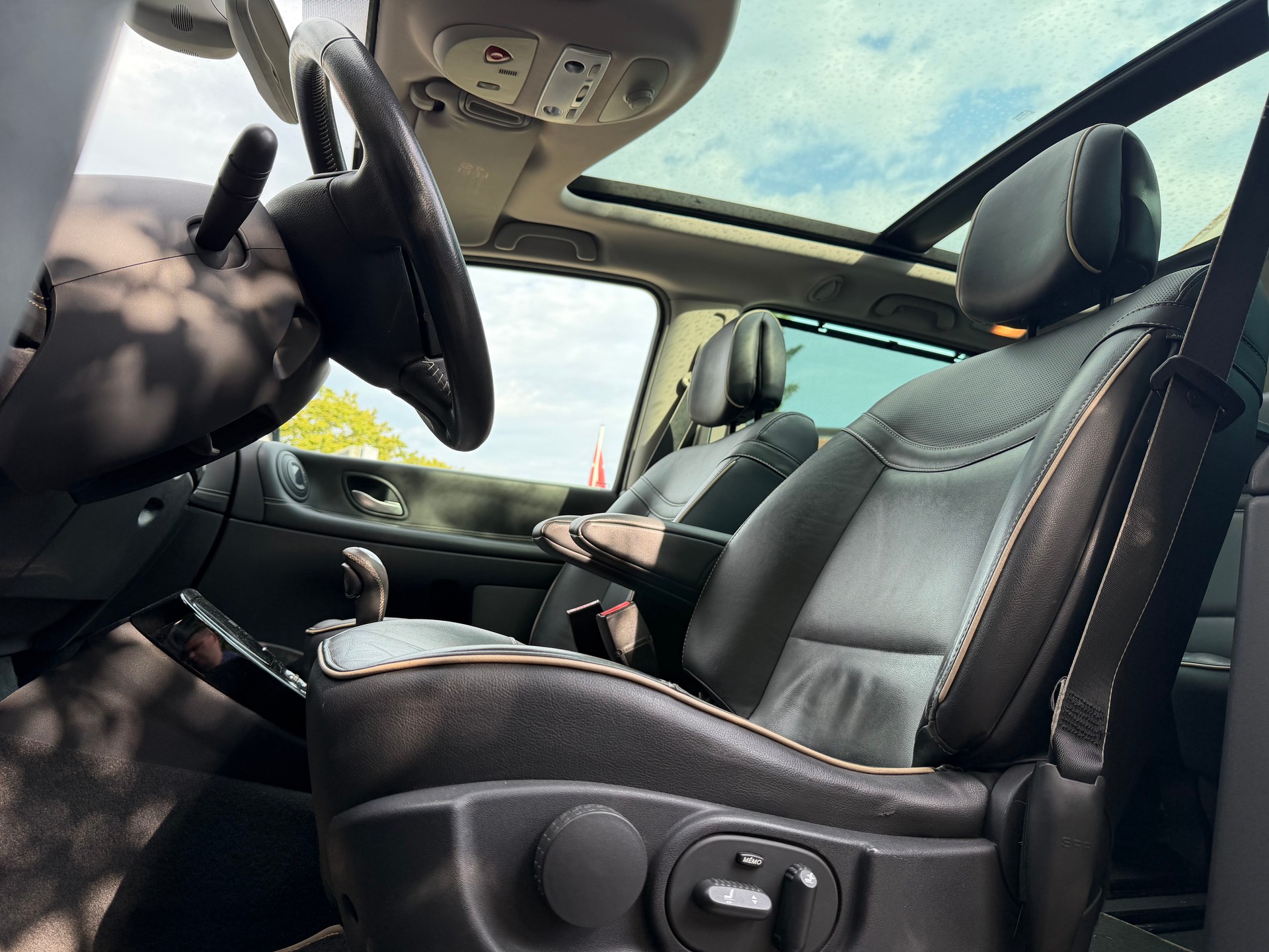 RENAULT Grand Espace 2.0 dCi Initiale Automatic-image-10