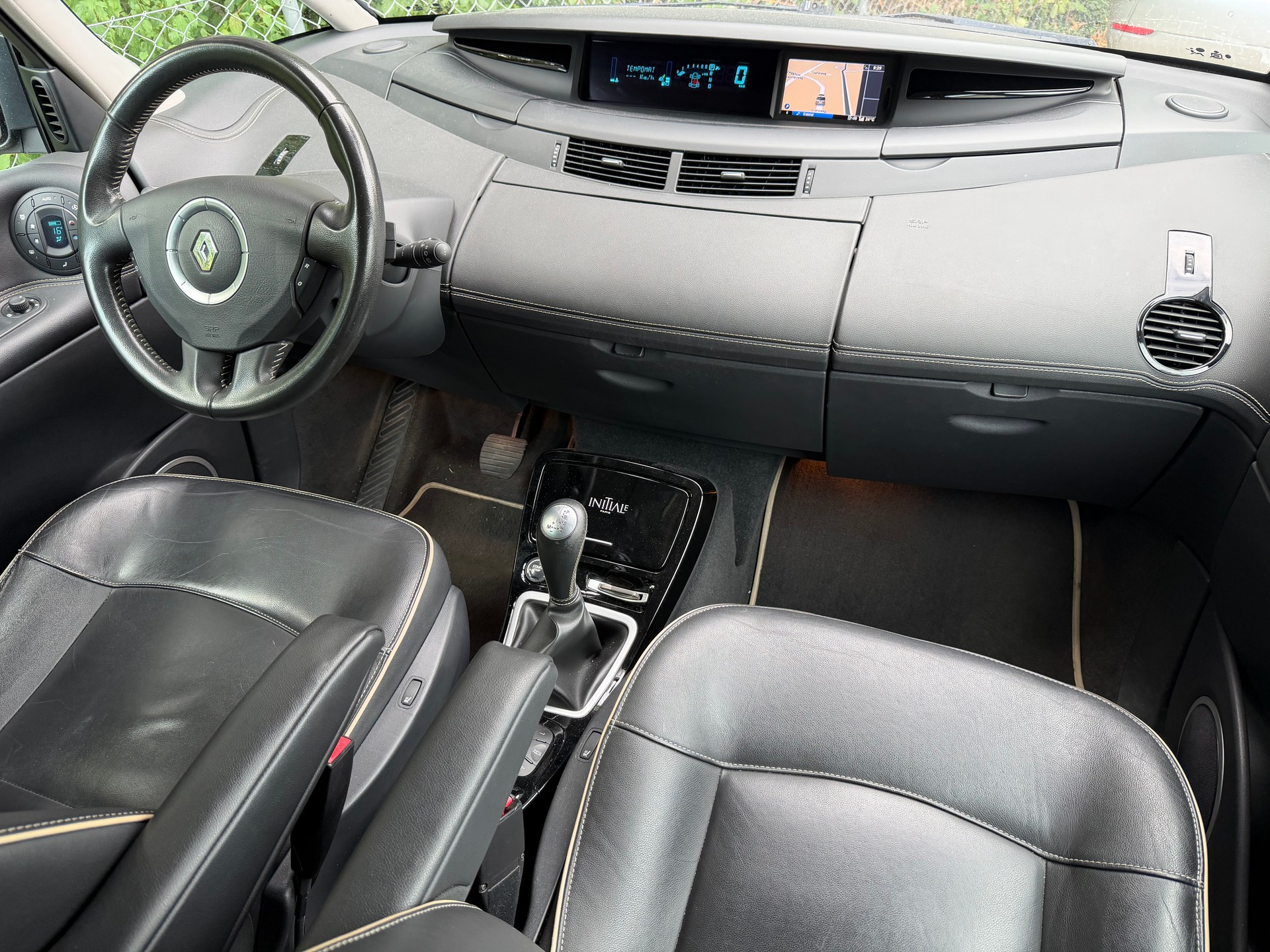RENAULT Grand Espace 2.0 dCi Initiale Automatic-image-8