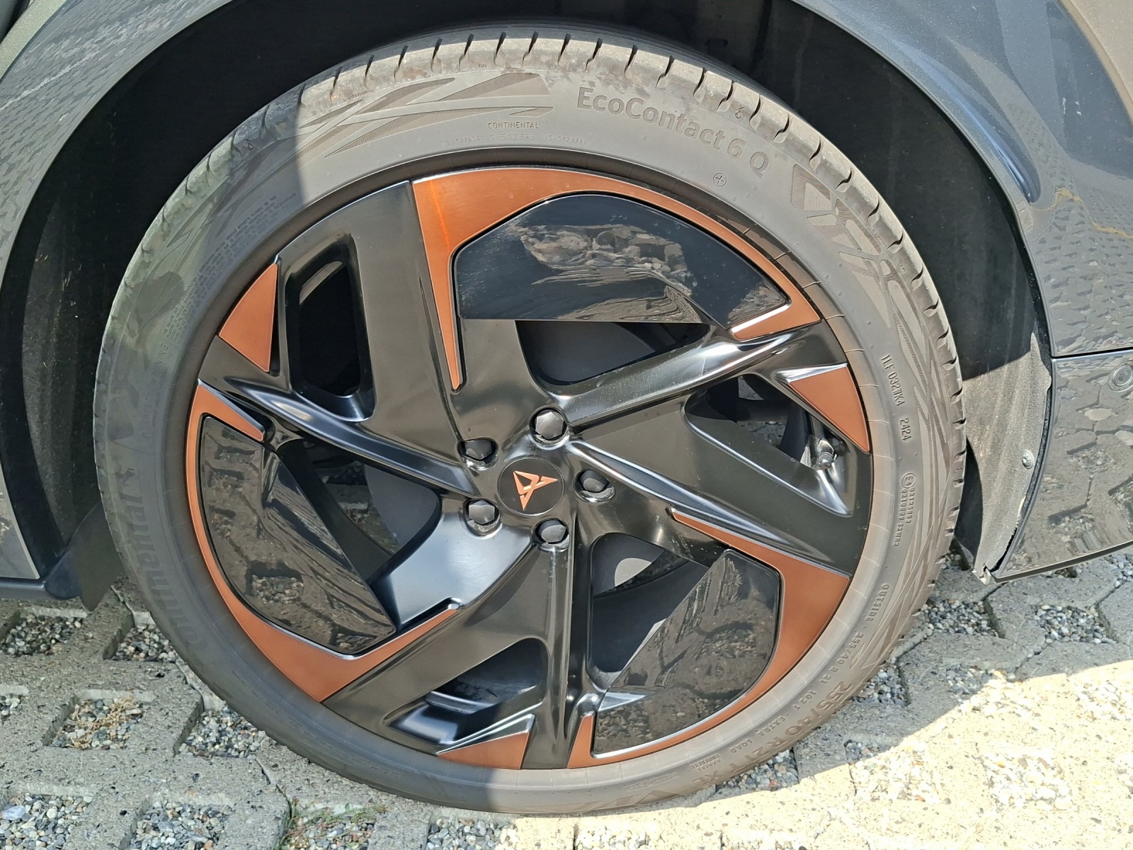 CUPRA Tavascan Type 9 77 kWh VZ Adrenaline-image-8