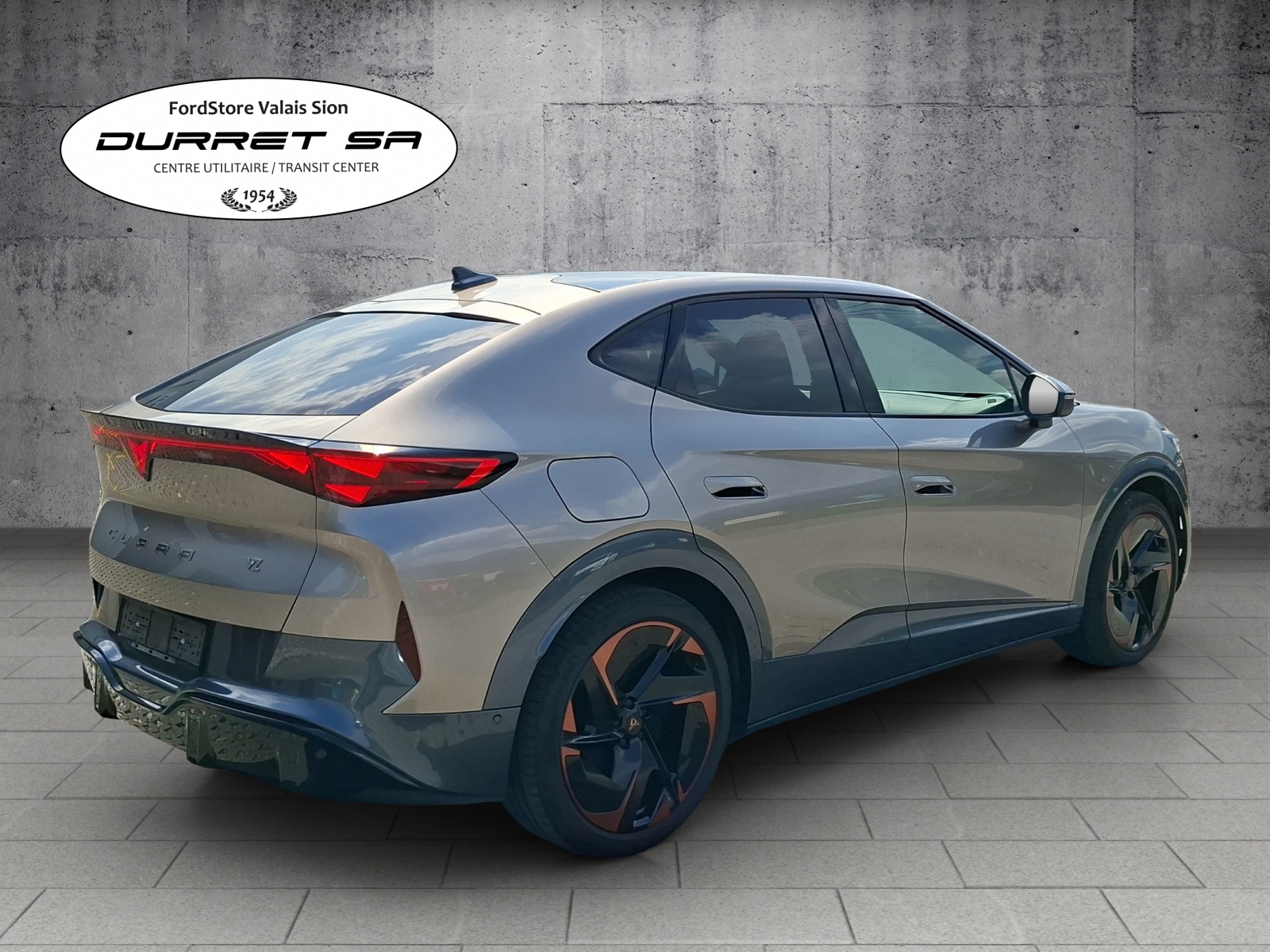 CUPRA Tavascan Type 9 77 kWh VZ Adrenaline-image-2