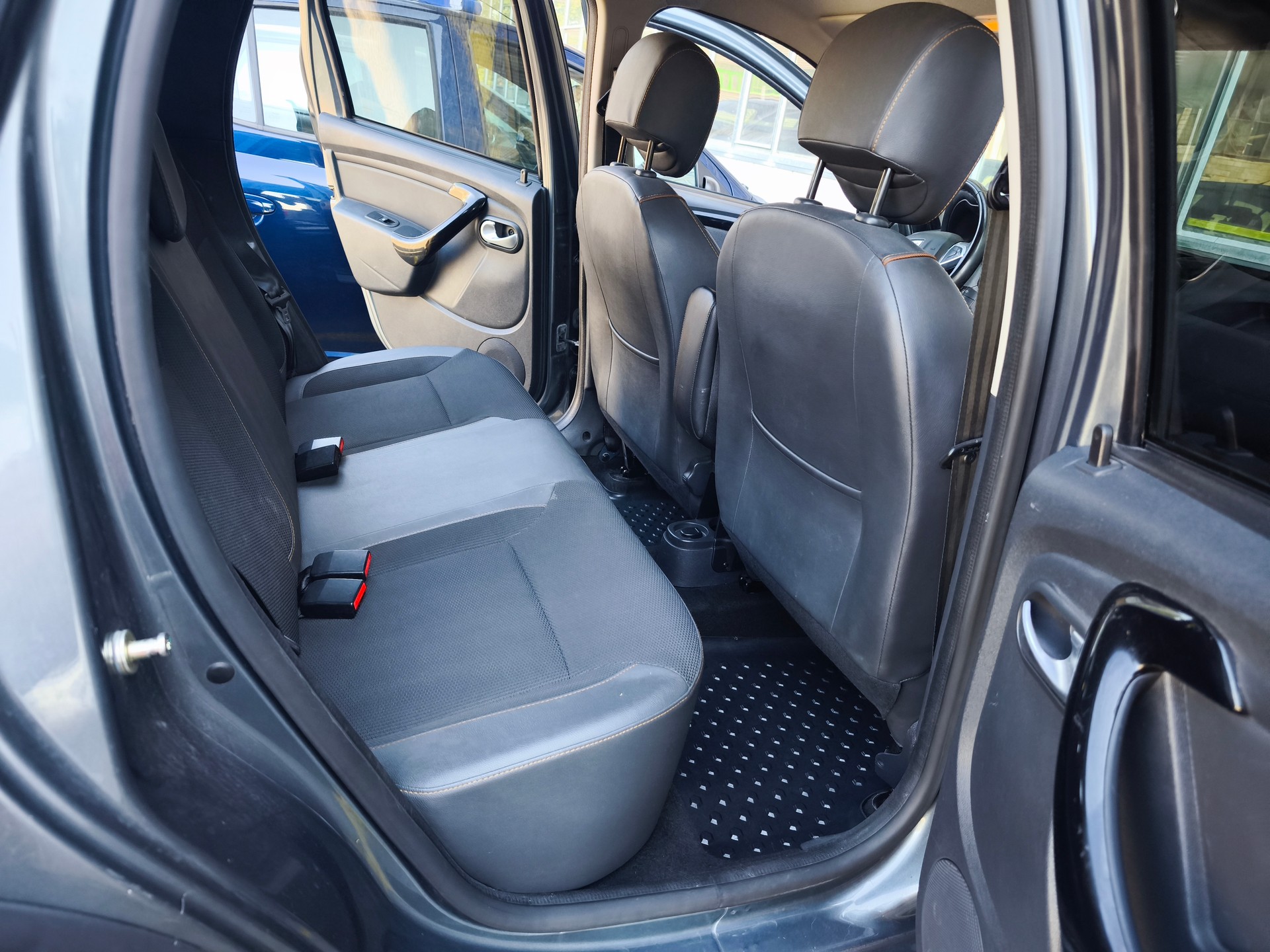 DACIA Duster 1.2 T Privilège 4x4-image-7