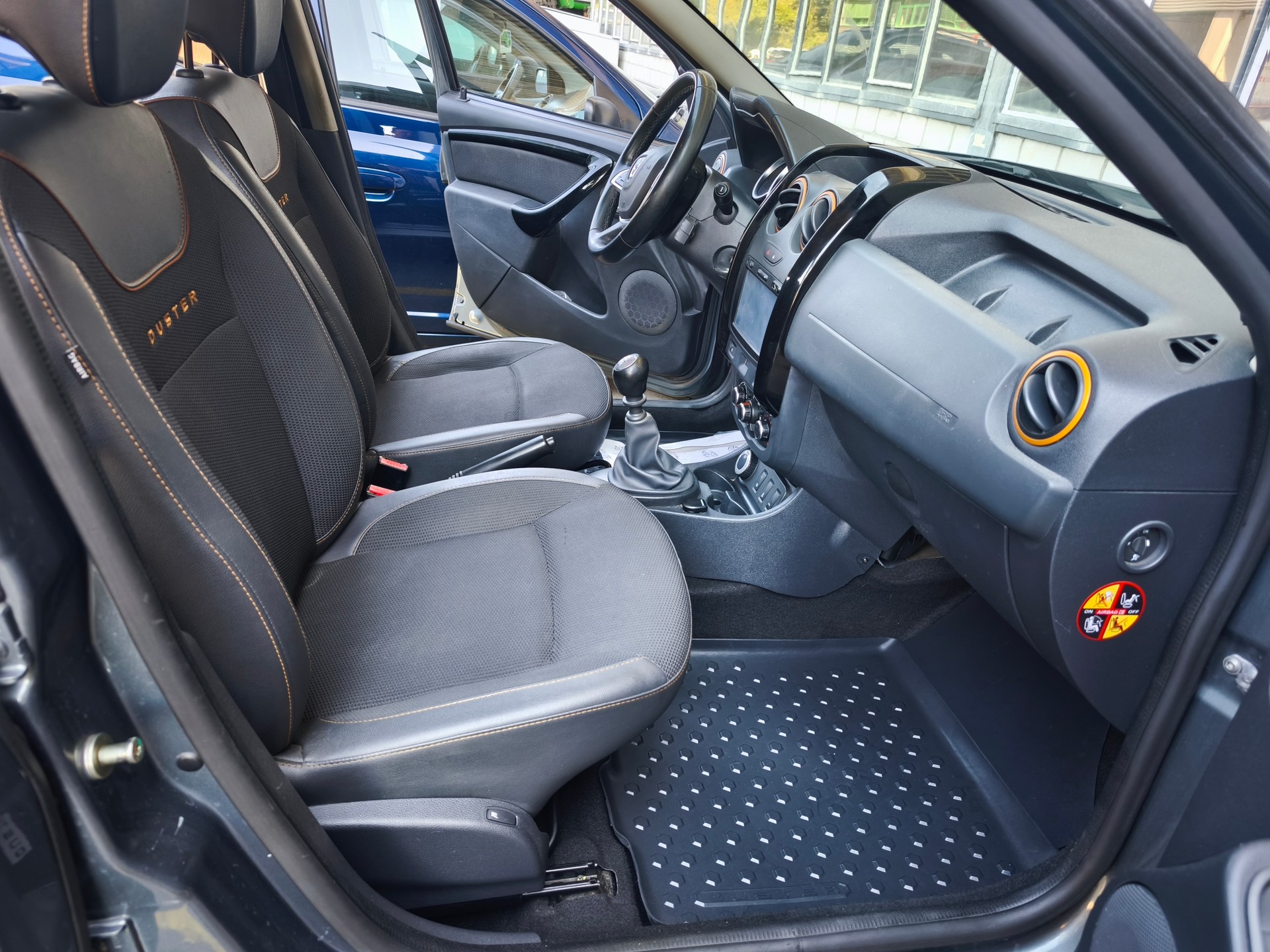 DACIA Duster 1.2 T Privilège 4x4-image-6