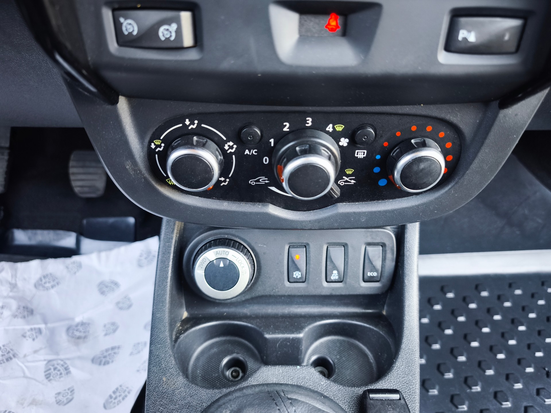 DACIA Duster 1.2 T Privilège 4x4-image-11