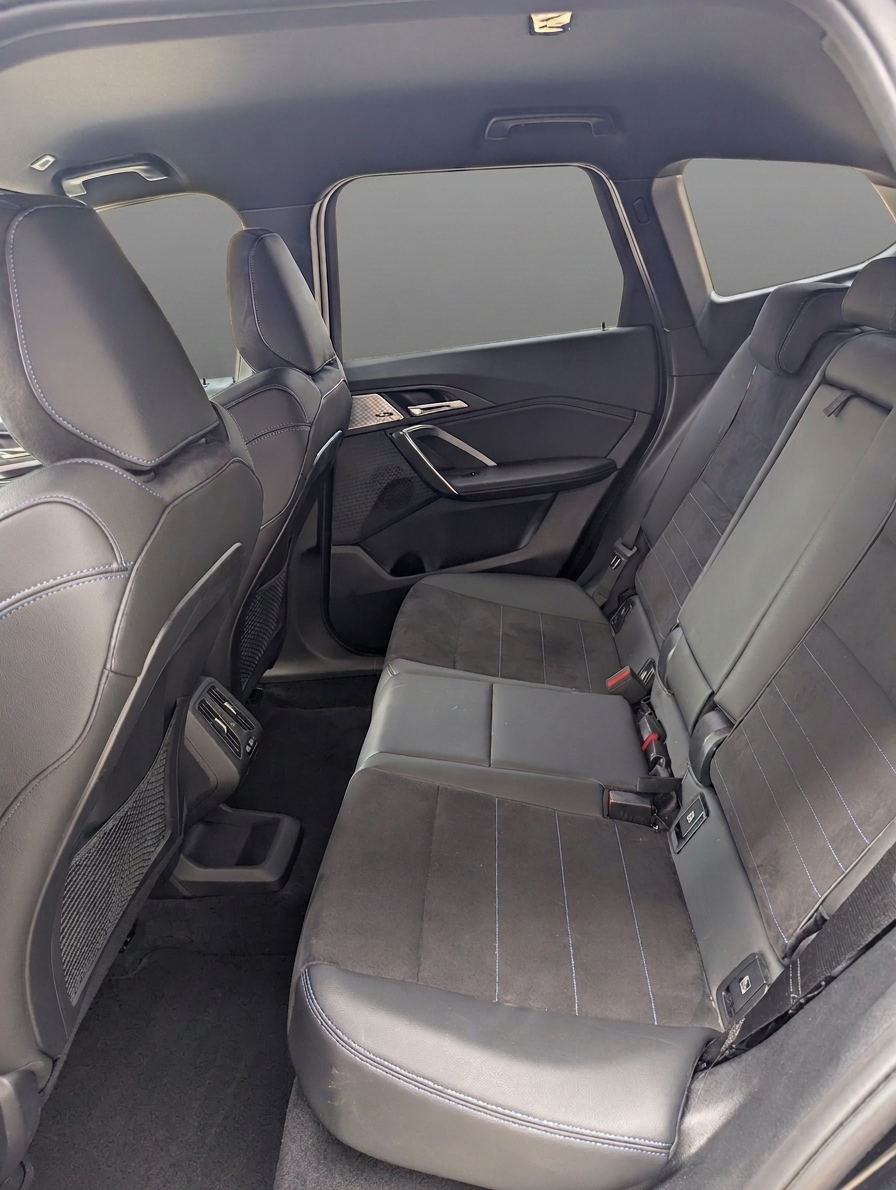 BMW 30e xDrive Hybrid-image-3