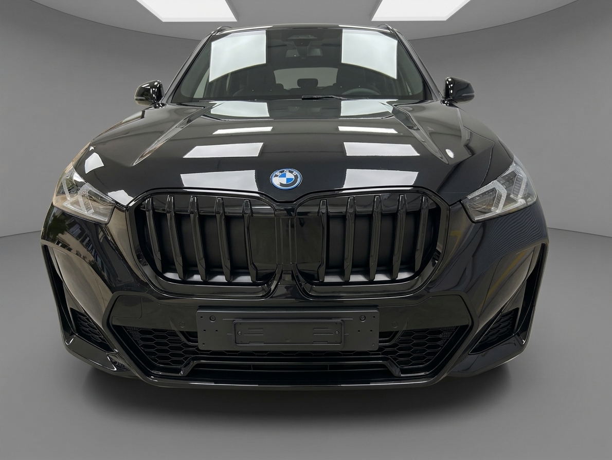 BMW 30e xDrive Hybrid-image-0
