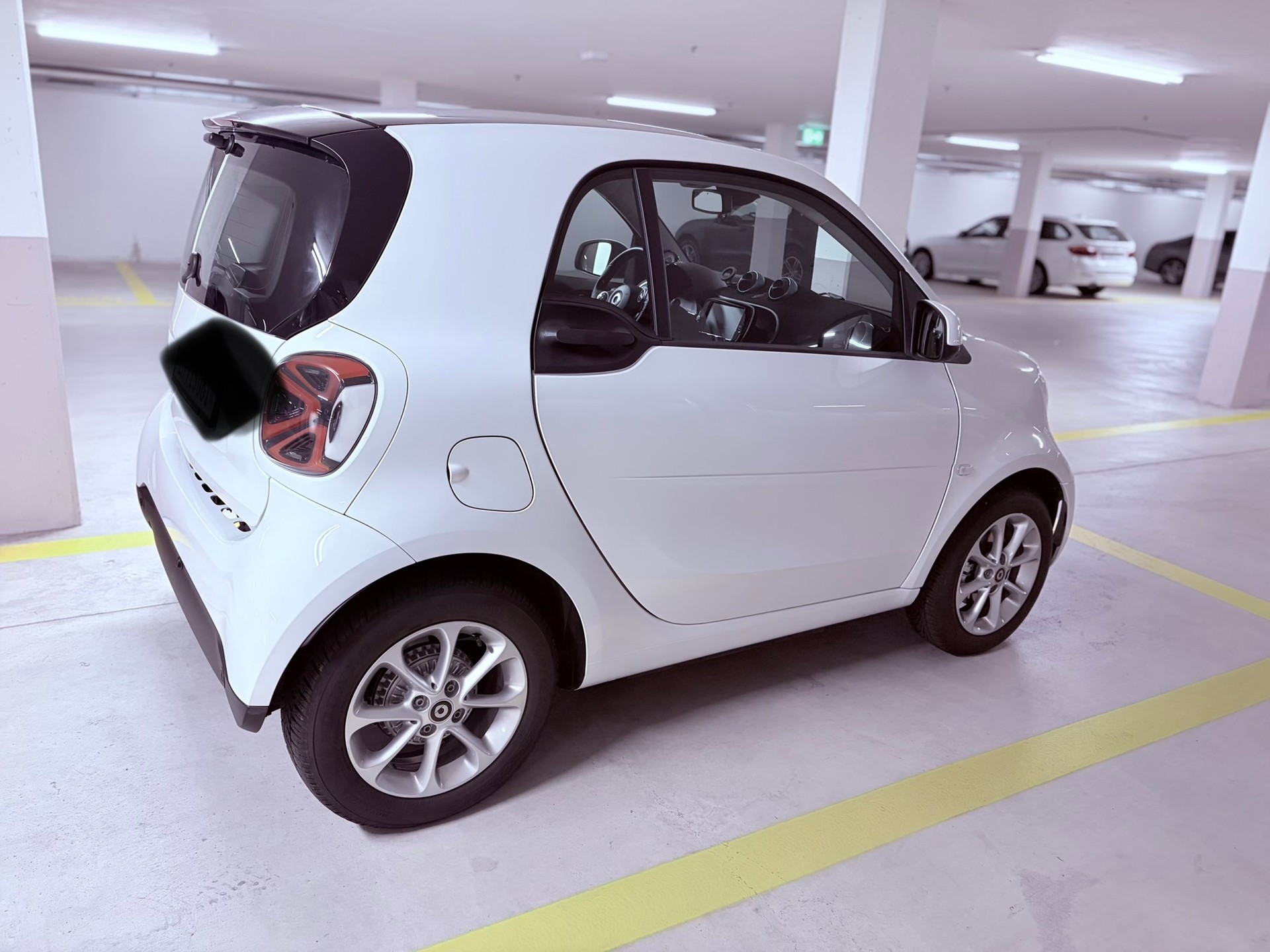 SMART FORTWO-image-1