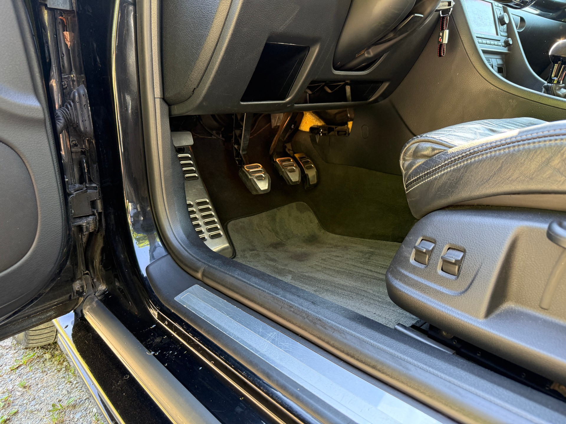 AUDI 4.2 V8 quattro-image-12