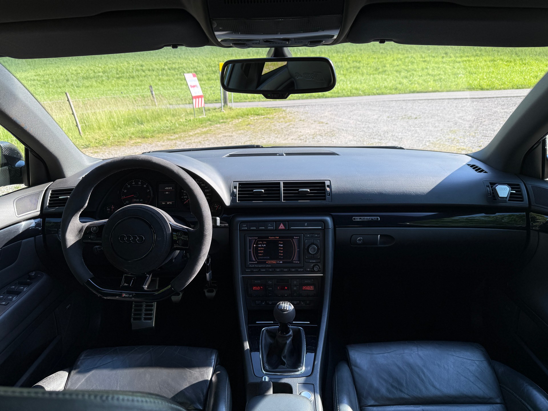 AUDI 4.2 V8 quattro-image-13