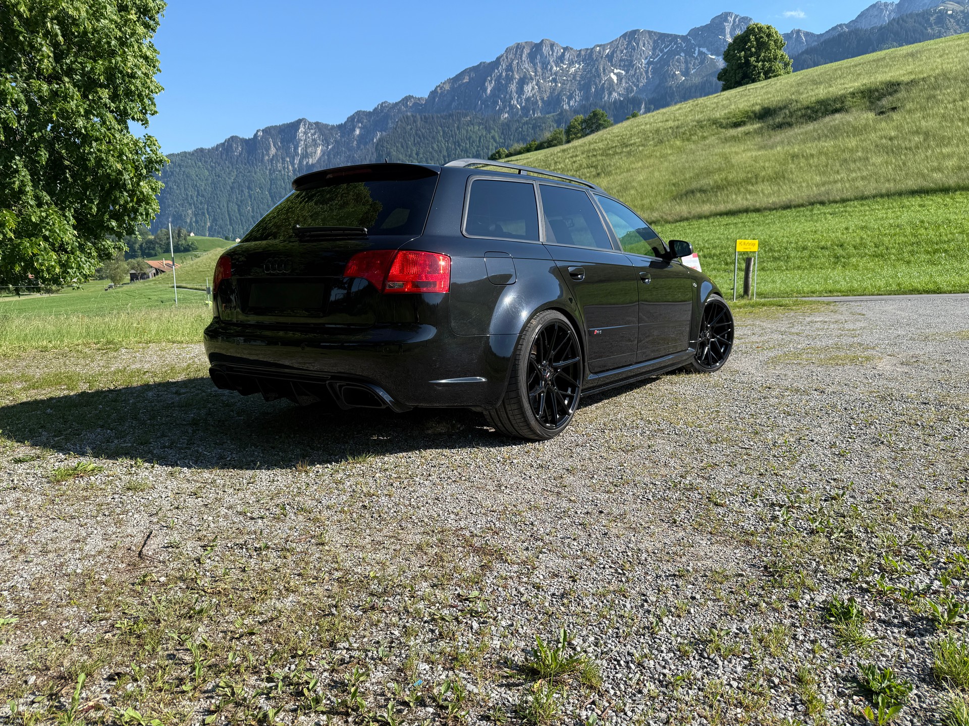 AUDI 4.2 V8 quattro-image-2